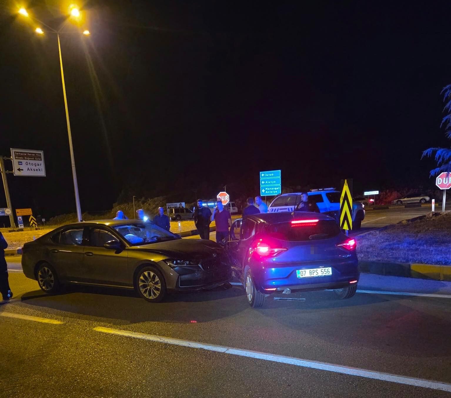 Antalya'da Norveçli Turistler Kazada Yaralandı (1)