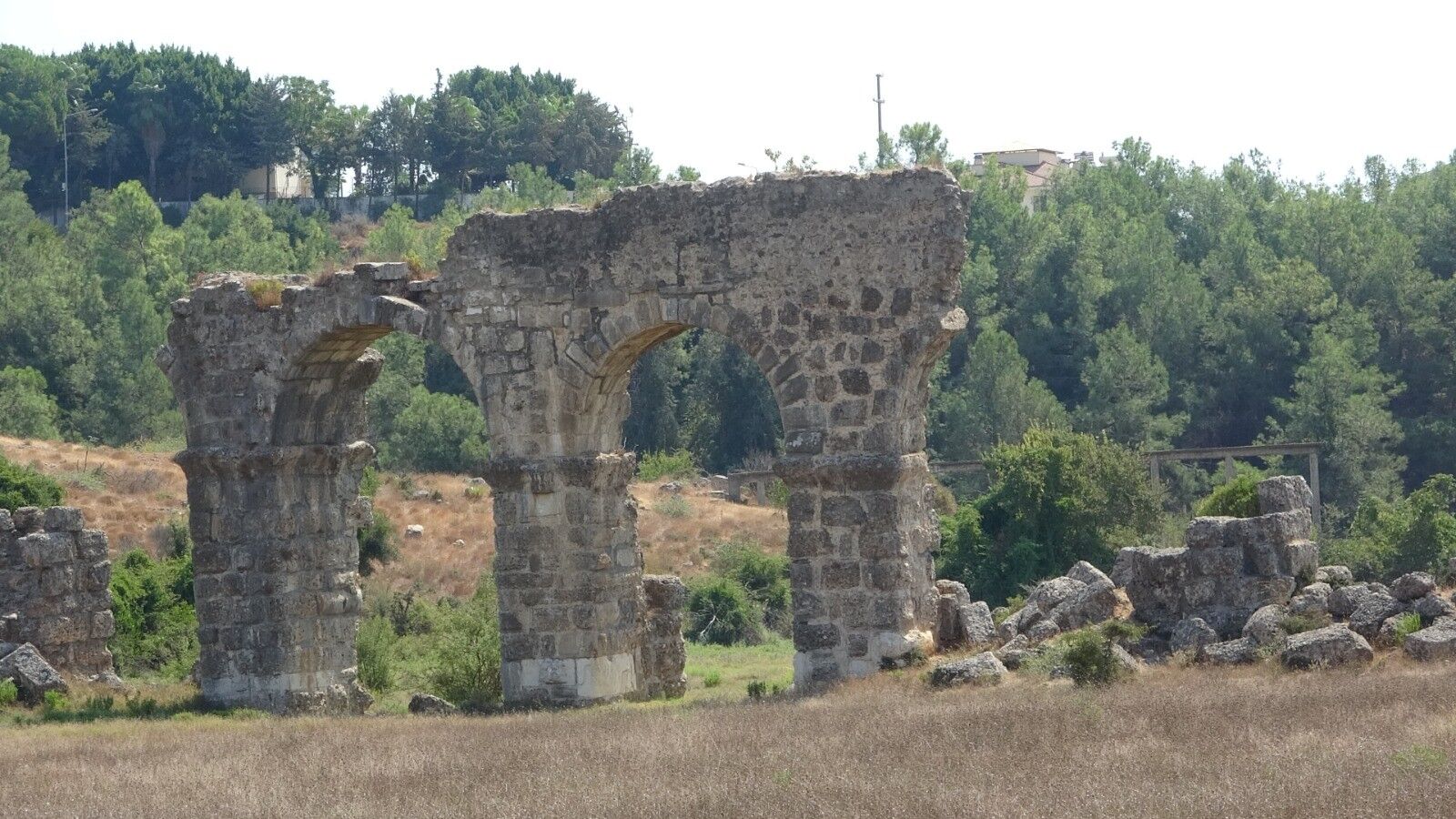 Antalya'da O Antik Kentin Tarihi Kemerleri Tahrip Oluyor (6)