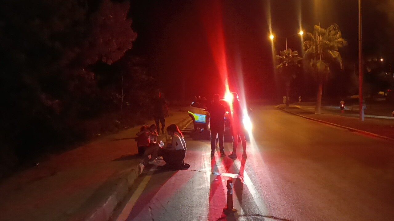Antalya'da Otomobil Bahçeye Savruldu (5)