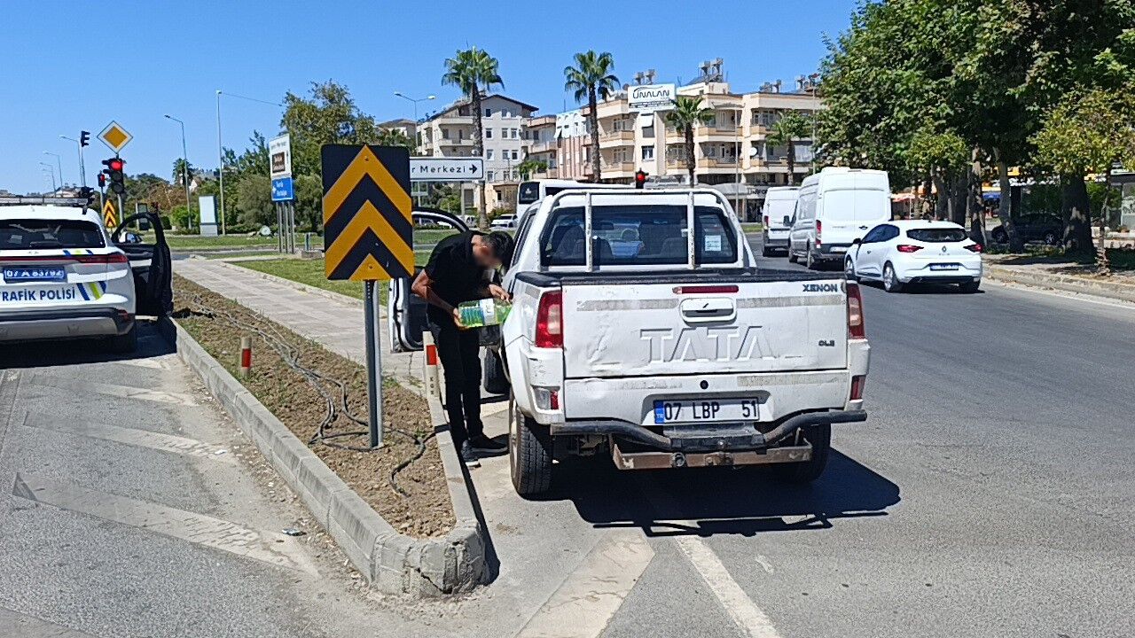 Antalya'da Polisi Alarma Geçiren Kamyonetin Sırrı (3)
