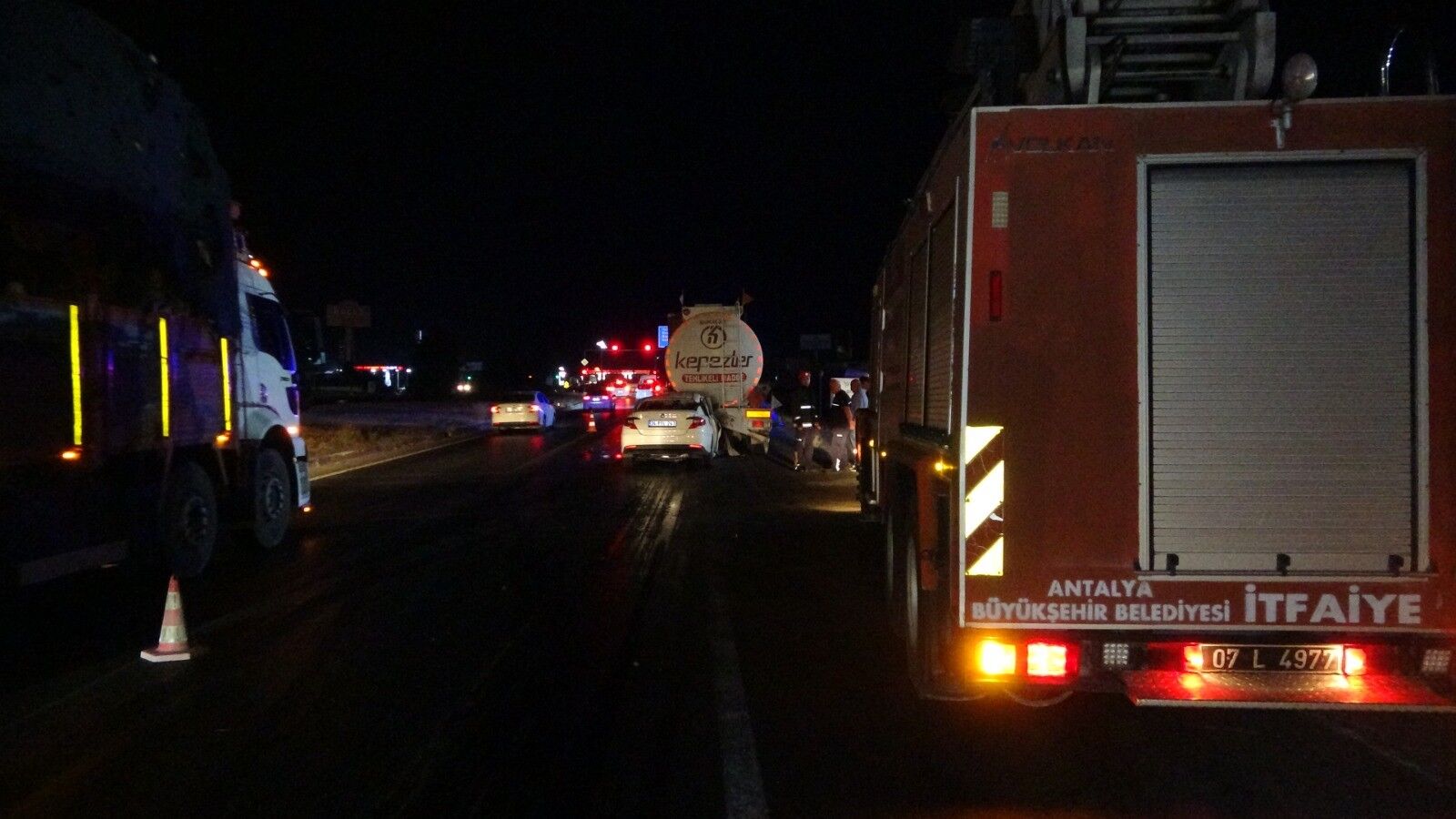 Antalya'da Tankerin Altında Sıkıştı! (4)