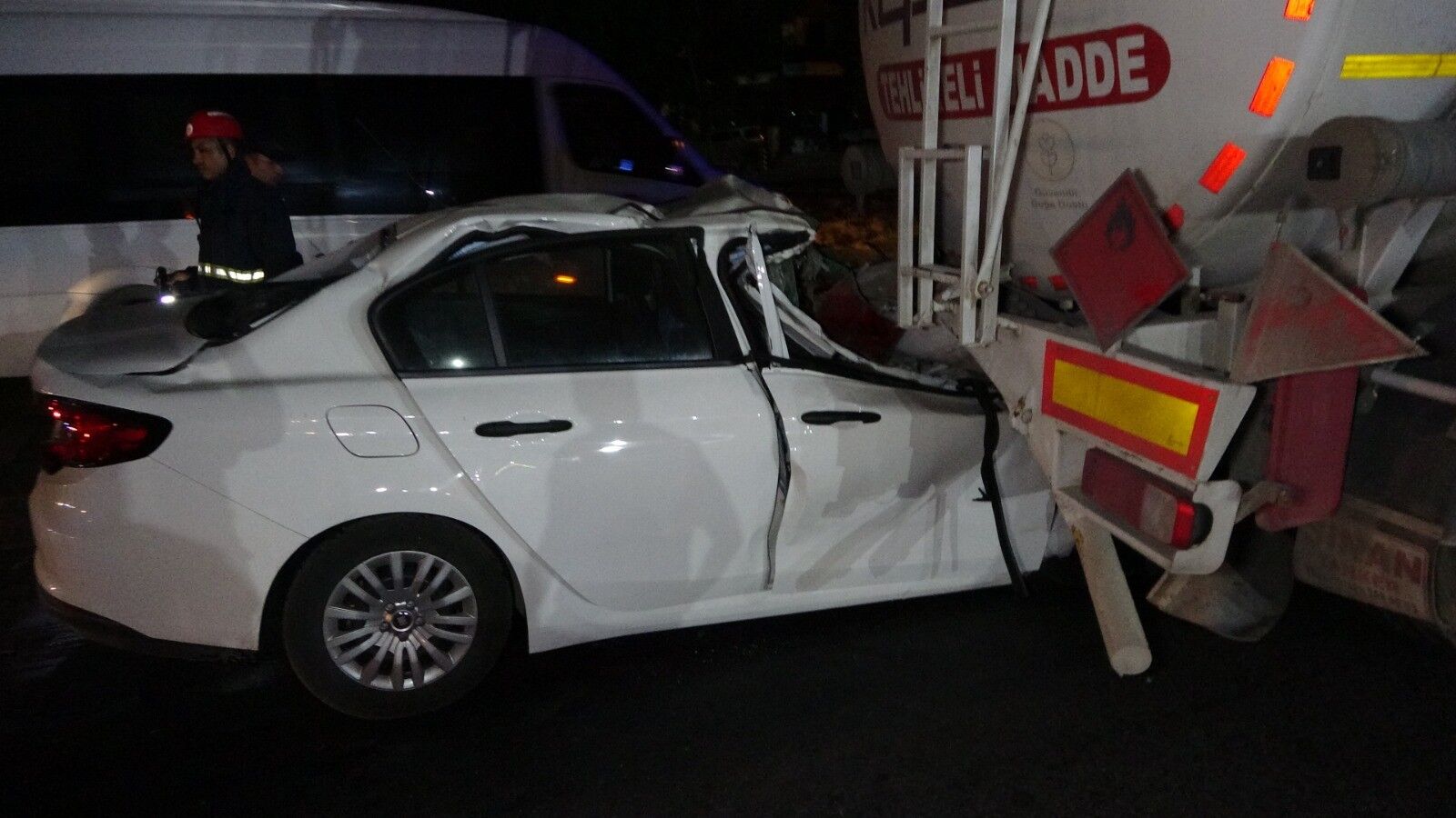 Antalya'da Tankerin Altında Sıkıştı! (5)