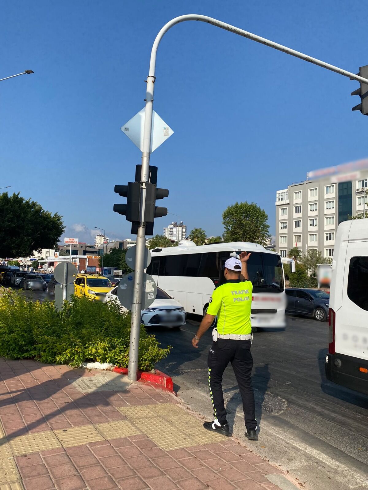 Antalya'da Tedbirler Üst Düzeye Çıkarıldı! Uyarılar Peşi Sıra Geldi (1)