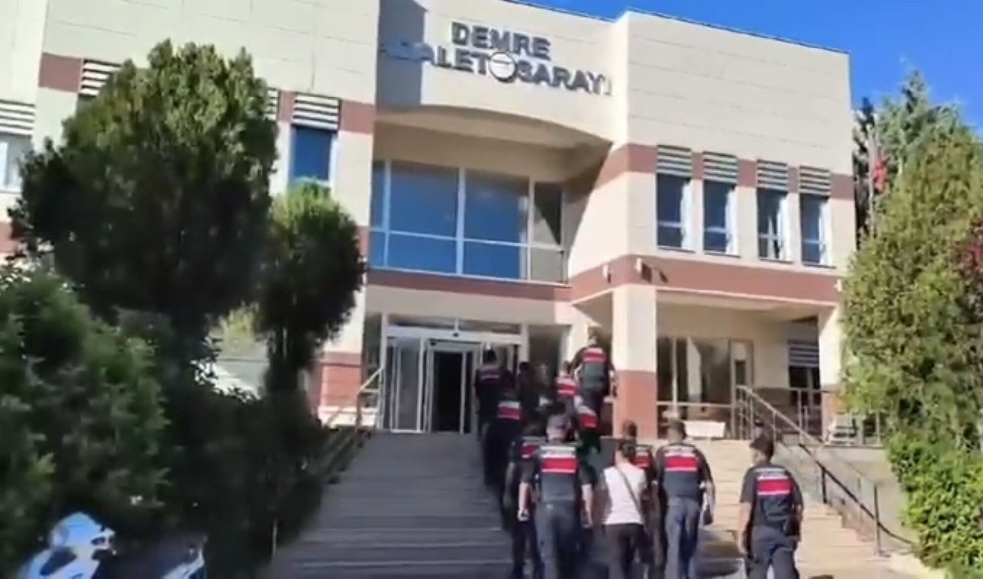 Antalya’da Villa Ilanı Operasyonu! Tutuklandılar (1)