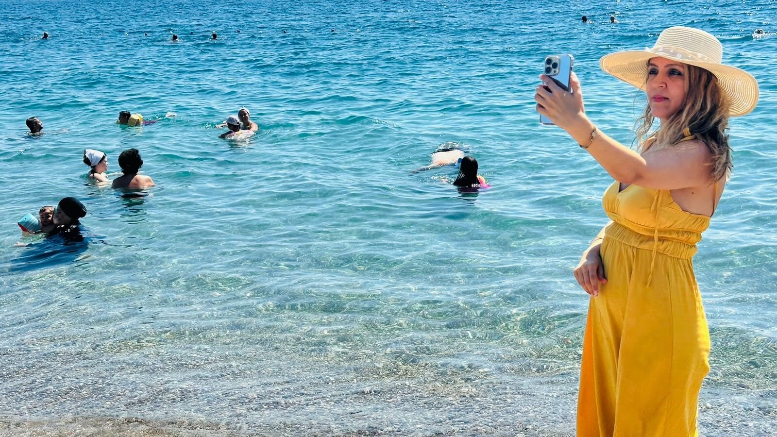 Antalya'da Yaz Bitmiyor (2)