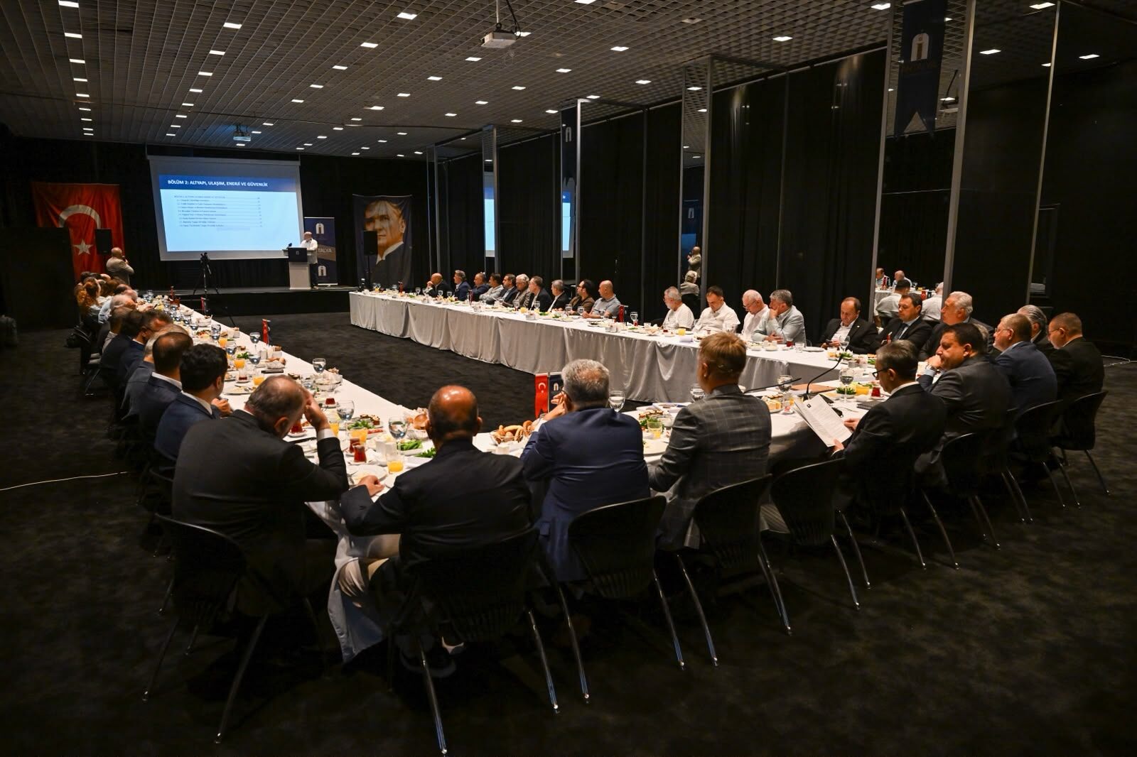 Antalya’nın Kaderi Planlamada Validen Net Çağrı (1)