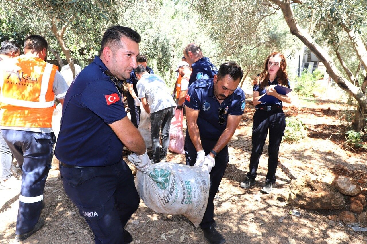 Antalya'nın O Ilçesinde 6 Işletmenin Ürününü Alanlar Hemen Çöpe Atın (3)