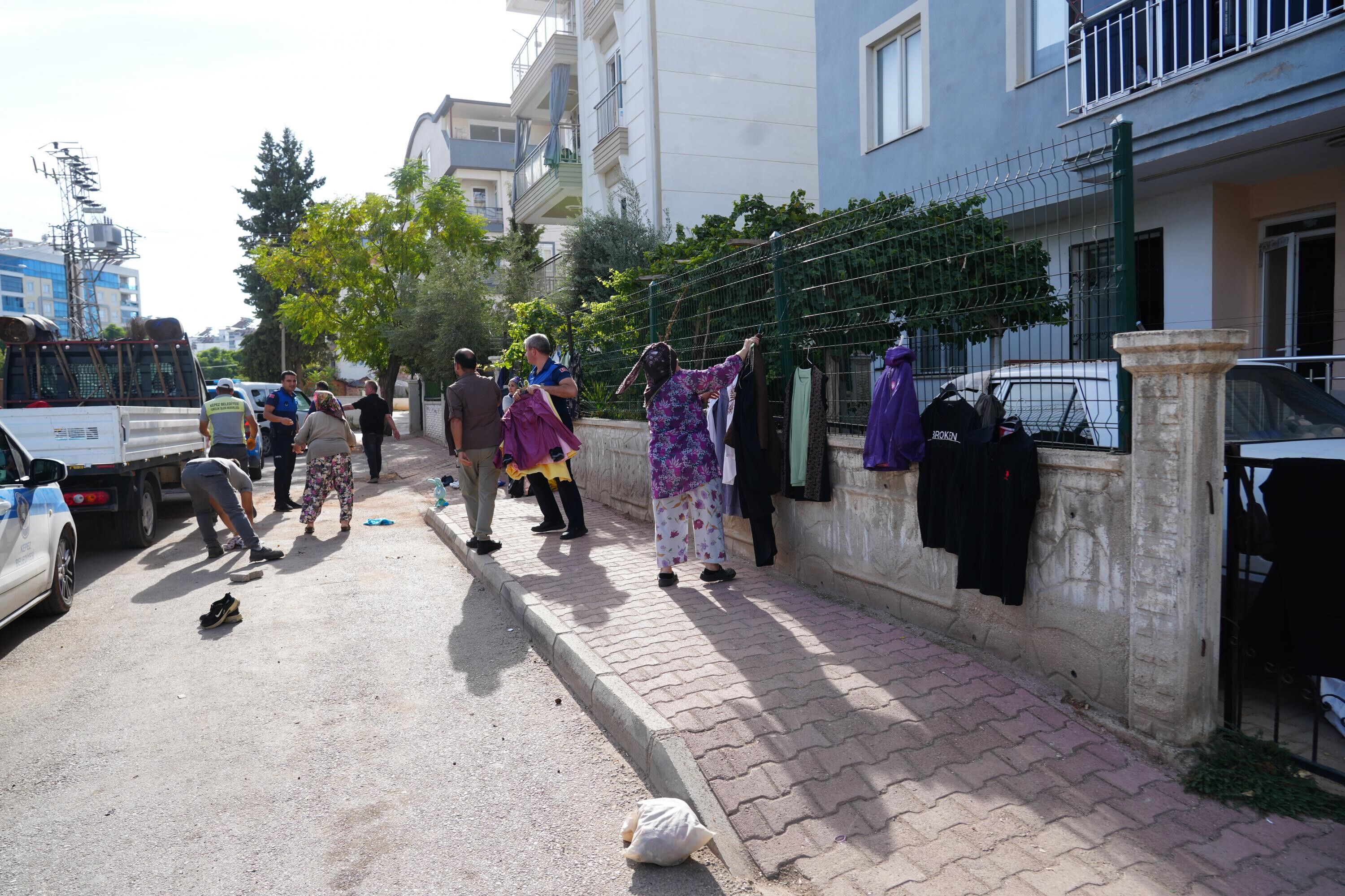 Antalya'nın O Ilçesinde Pazarlar Takipte (1)