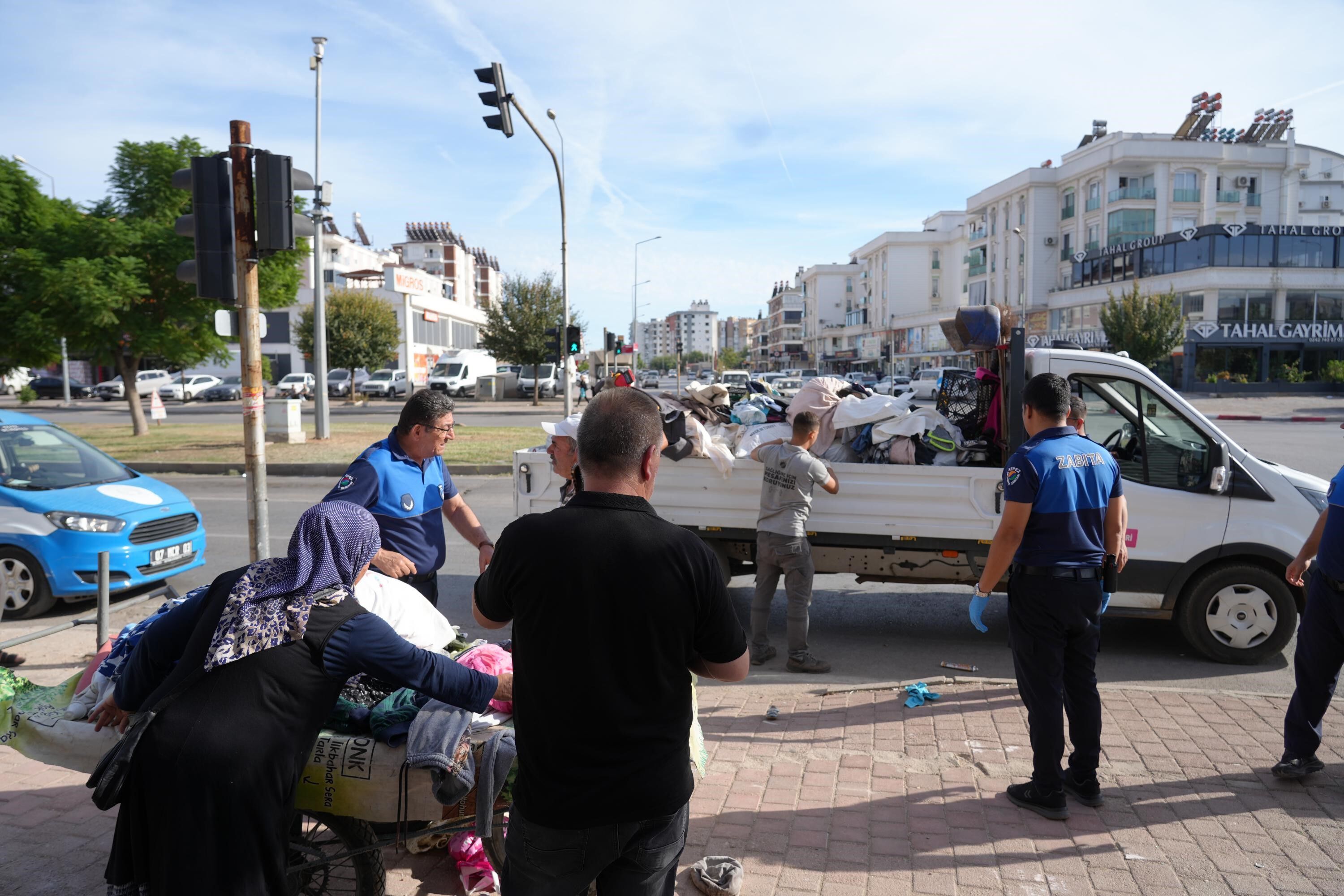 Antalya'nın O Ilçesinde Pazarlar Takipte (2)