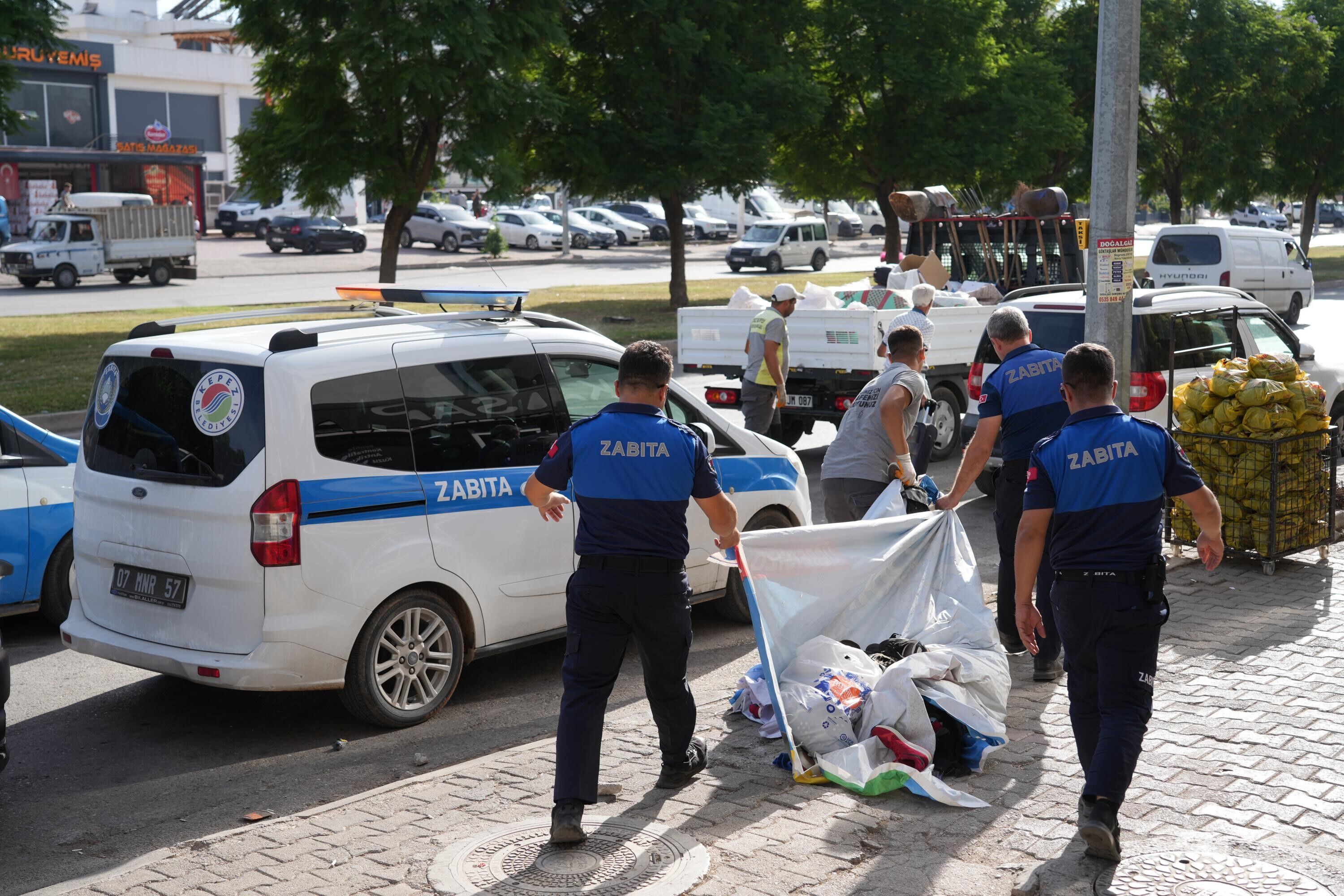 Antalya'nın O Ilçesinde Pazarlar Takipte (4)