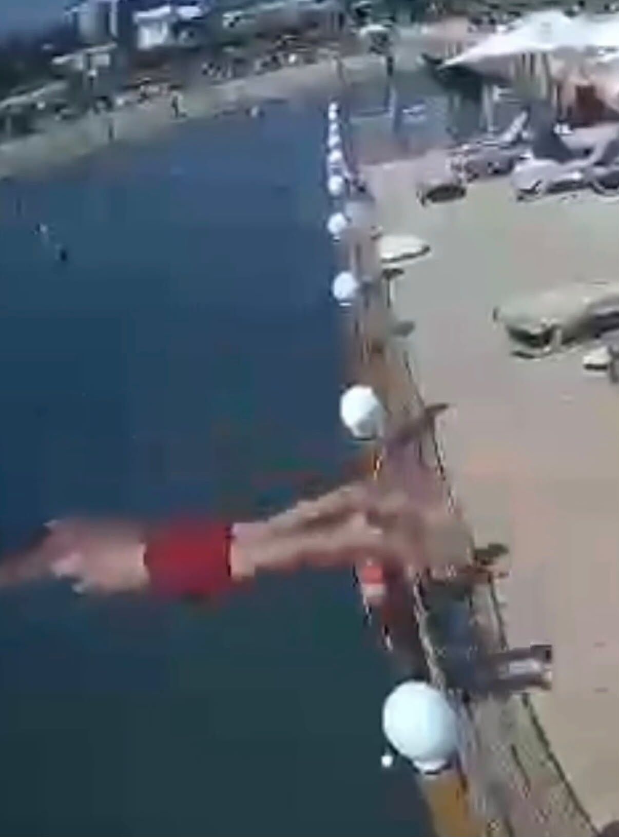 Deni̇ze Baş Üstü Atlayan Ki̇şi̇den Aci Haber 2