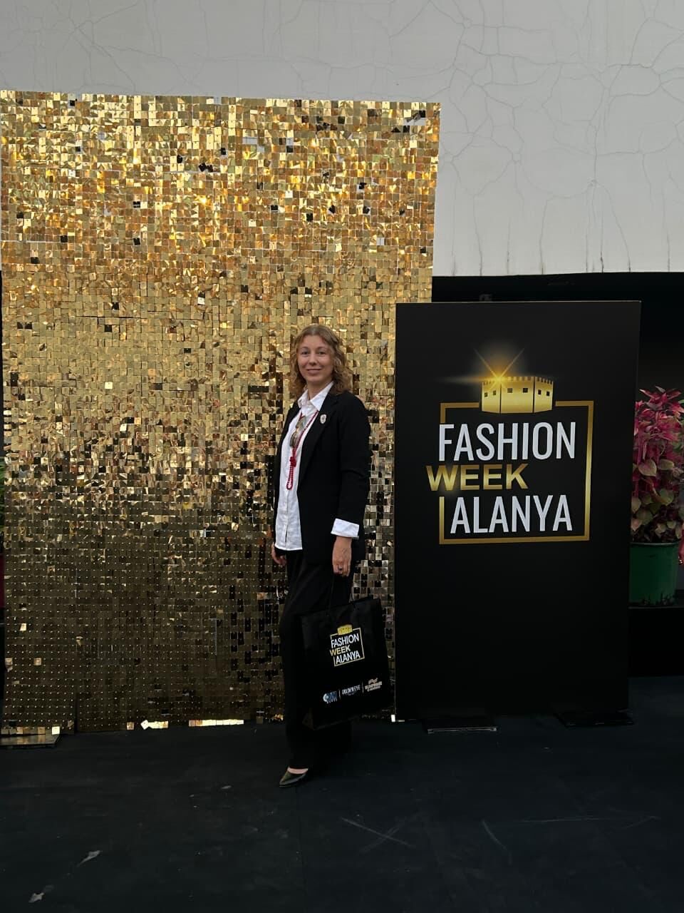 Fashi̇on Week Alanya’ya Kateri̇na Ri̇chart Yakin İmzasi 9