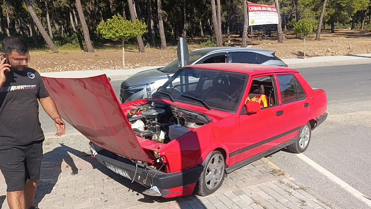 Manavgat'ta Kavşakta Feci Çarpışma (2)