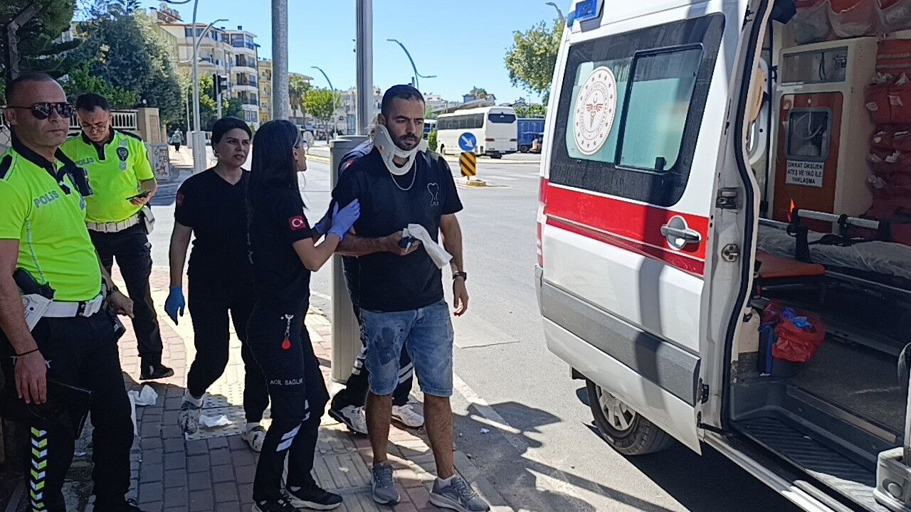 Manavgat'ta Kazada Sürücü Yardım Etmeden Kaçtı (4)