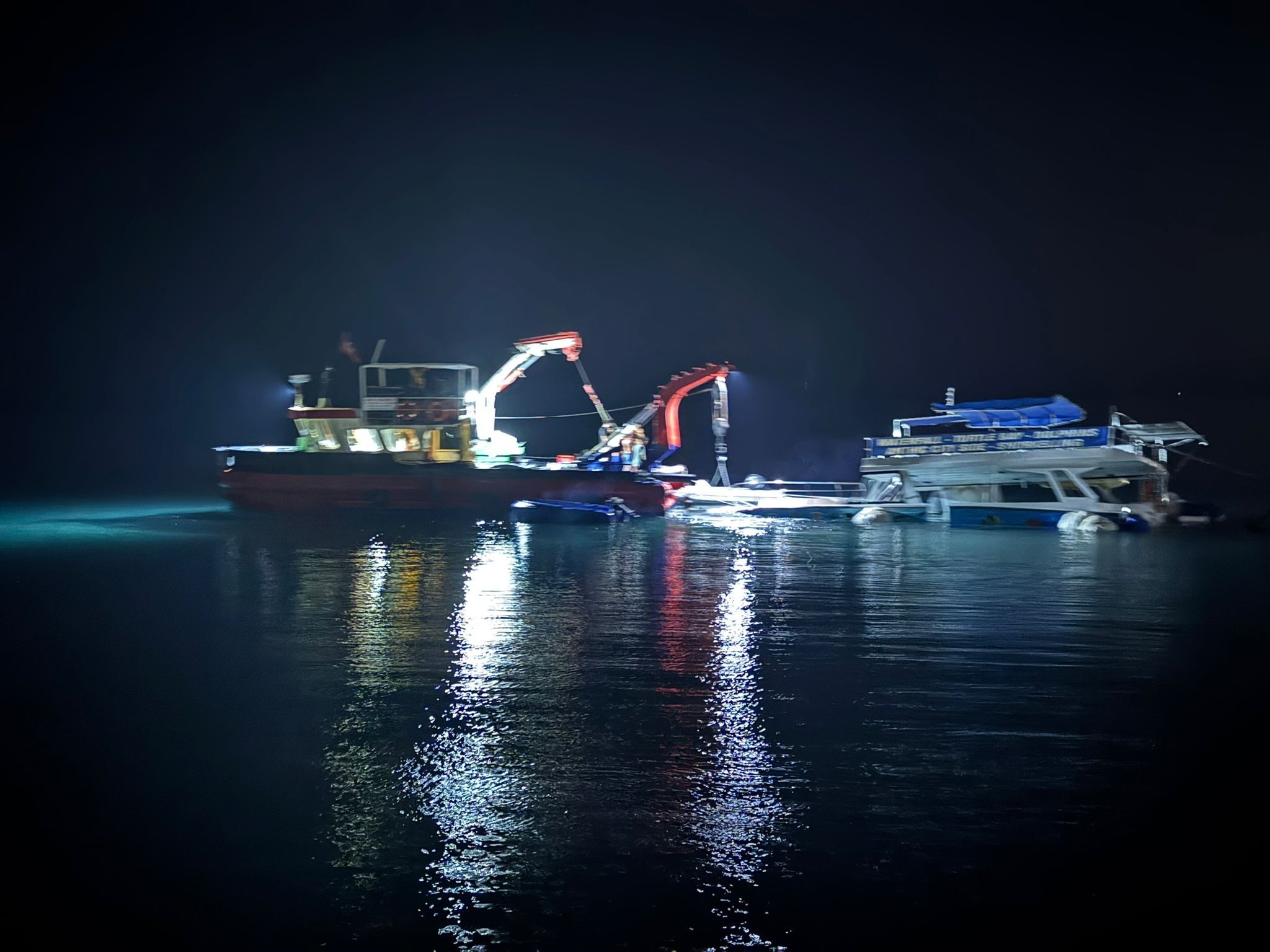 Manavgat'ta Tur Teknesi Batmaya Başladı! O Anlar Kamerada (6)