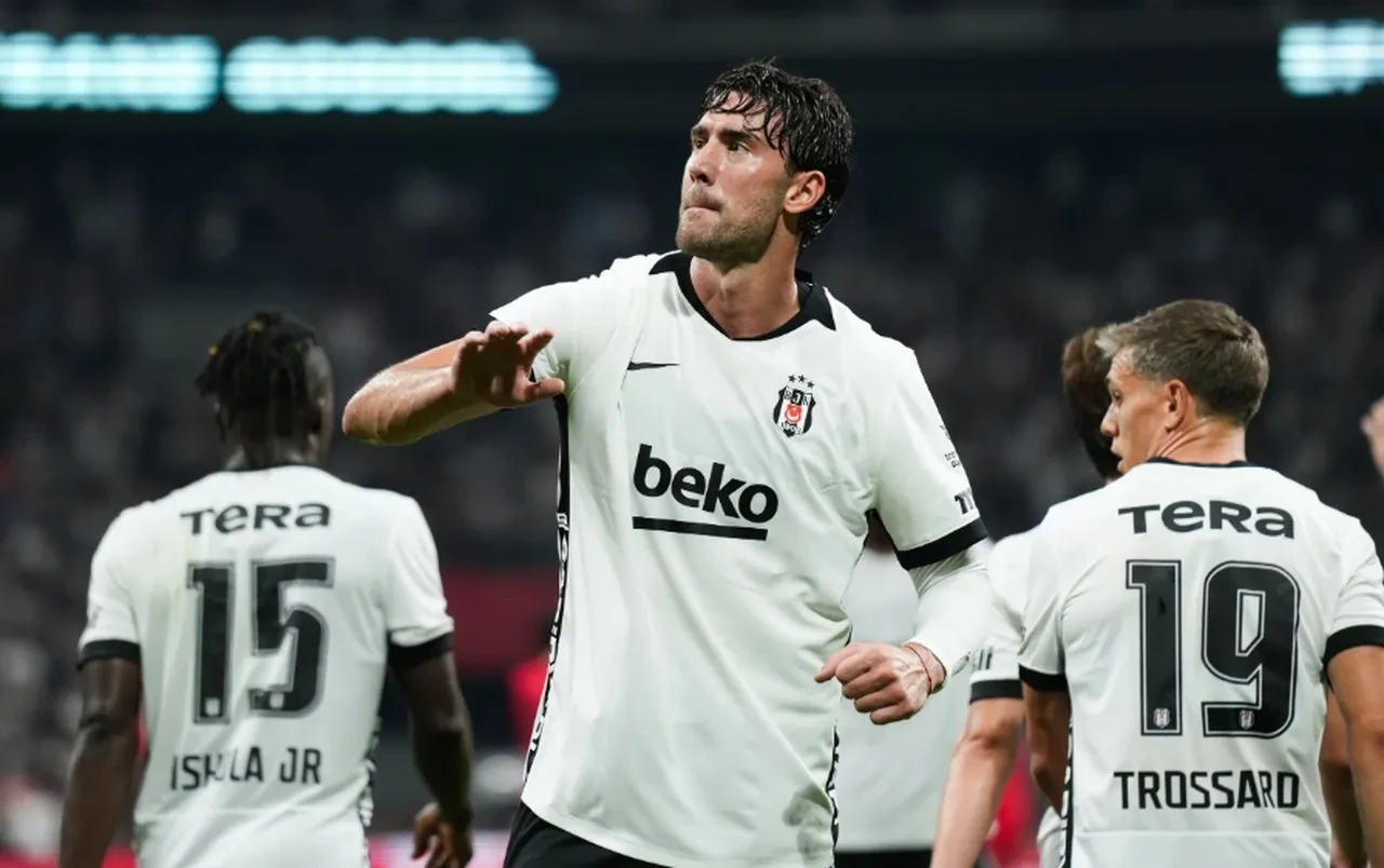 Vlahovic Kac Hafta Yok Sakatlik Durumu Ile Ilgili Aciklama 3360913 202609222135 3