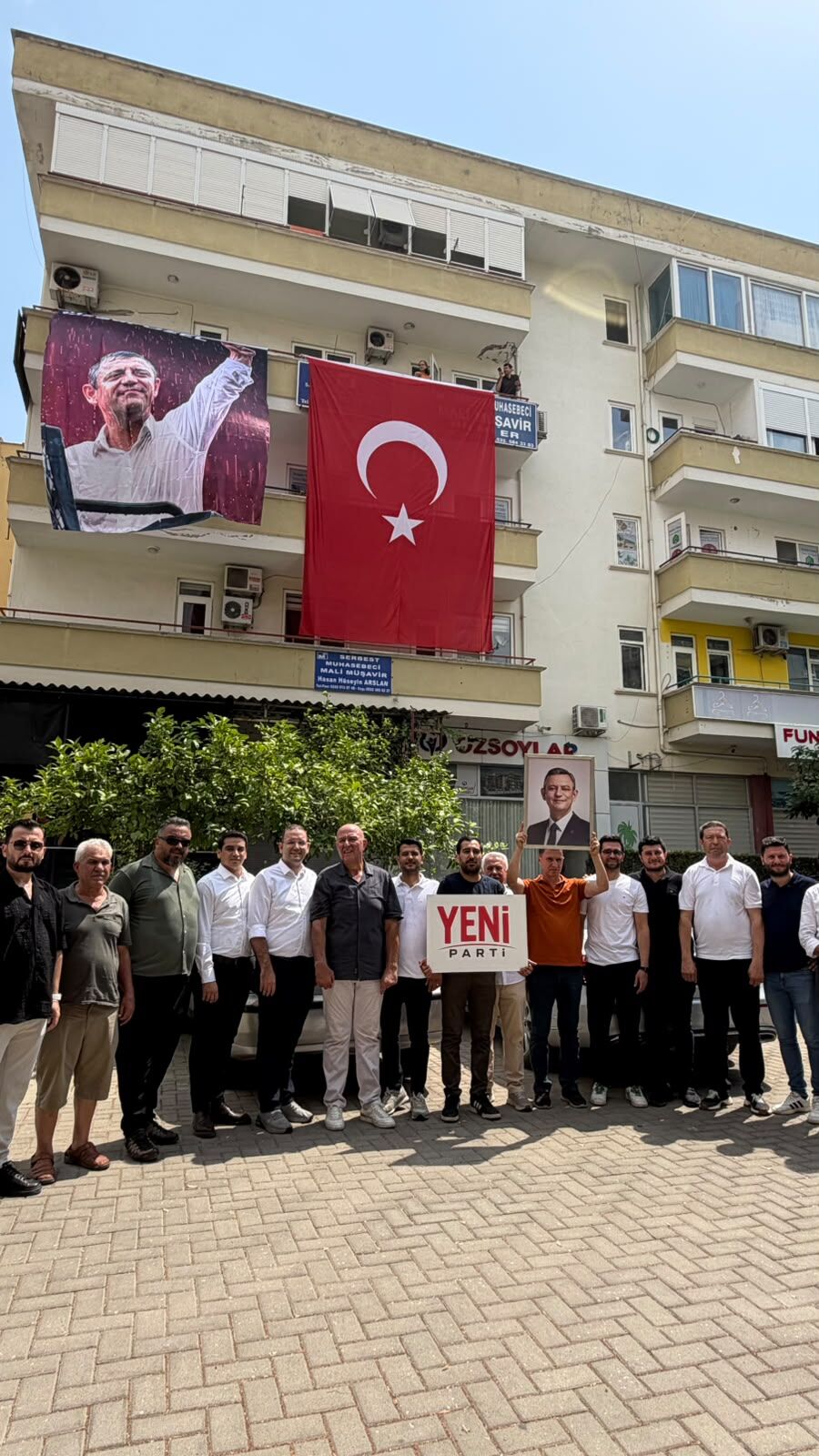 Yeni Parti Alanya'da Açılıyor (1)