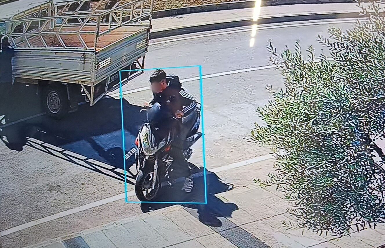 Alanya Antalya Yolunda Ilginç Olay! Motosikletteki Yolcu Motosikletle Kaçtı (5)
