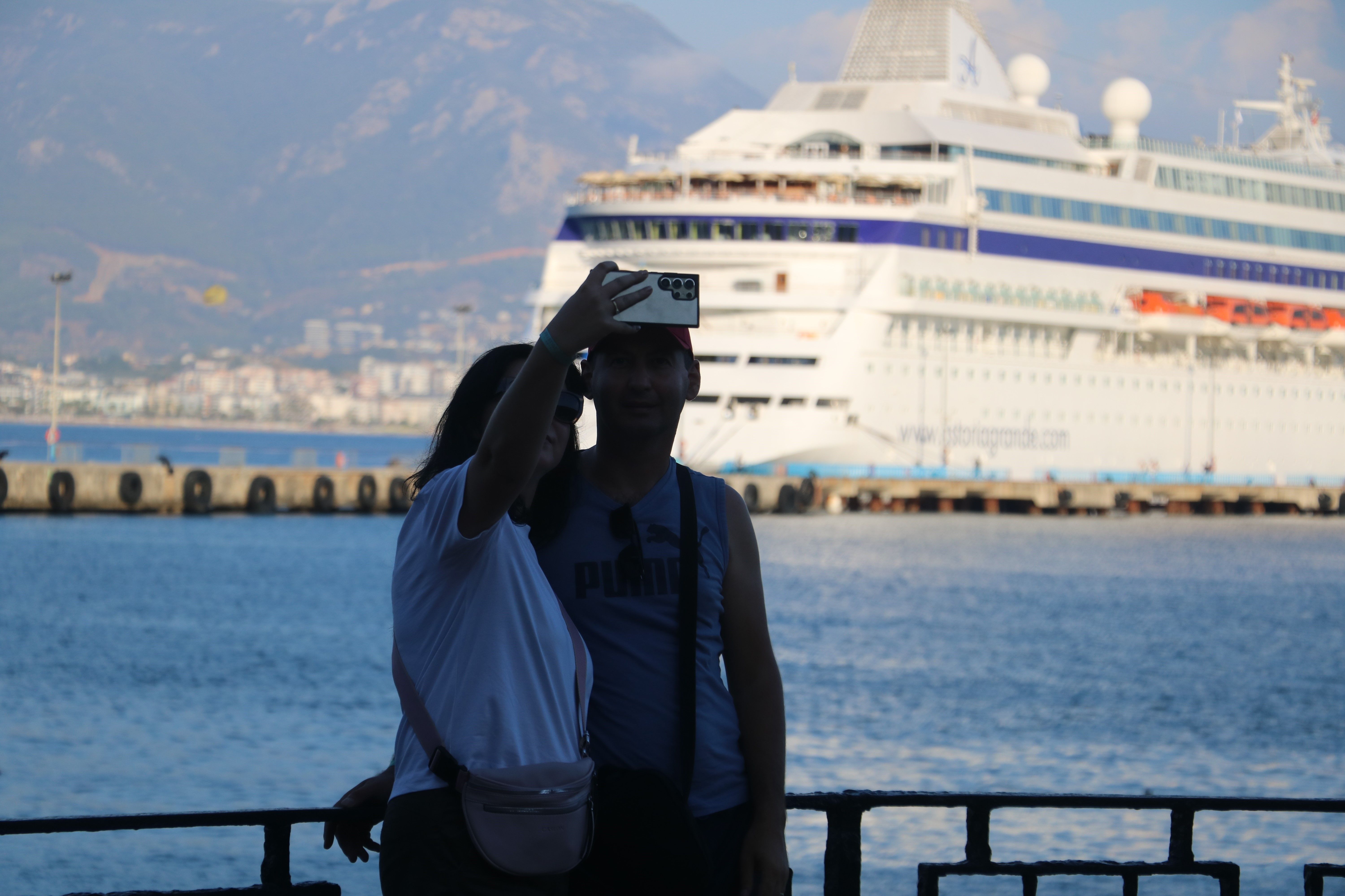 Alanya Sezonu Kapattı! İngilizler Dev Gemilerle Geldi (5)
