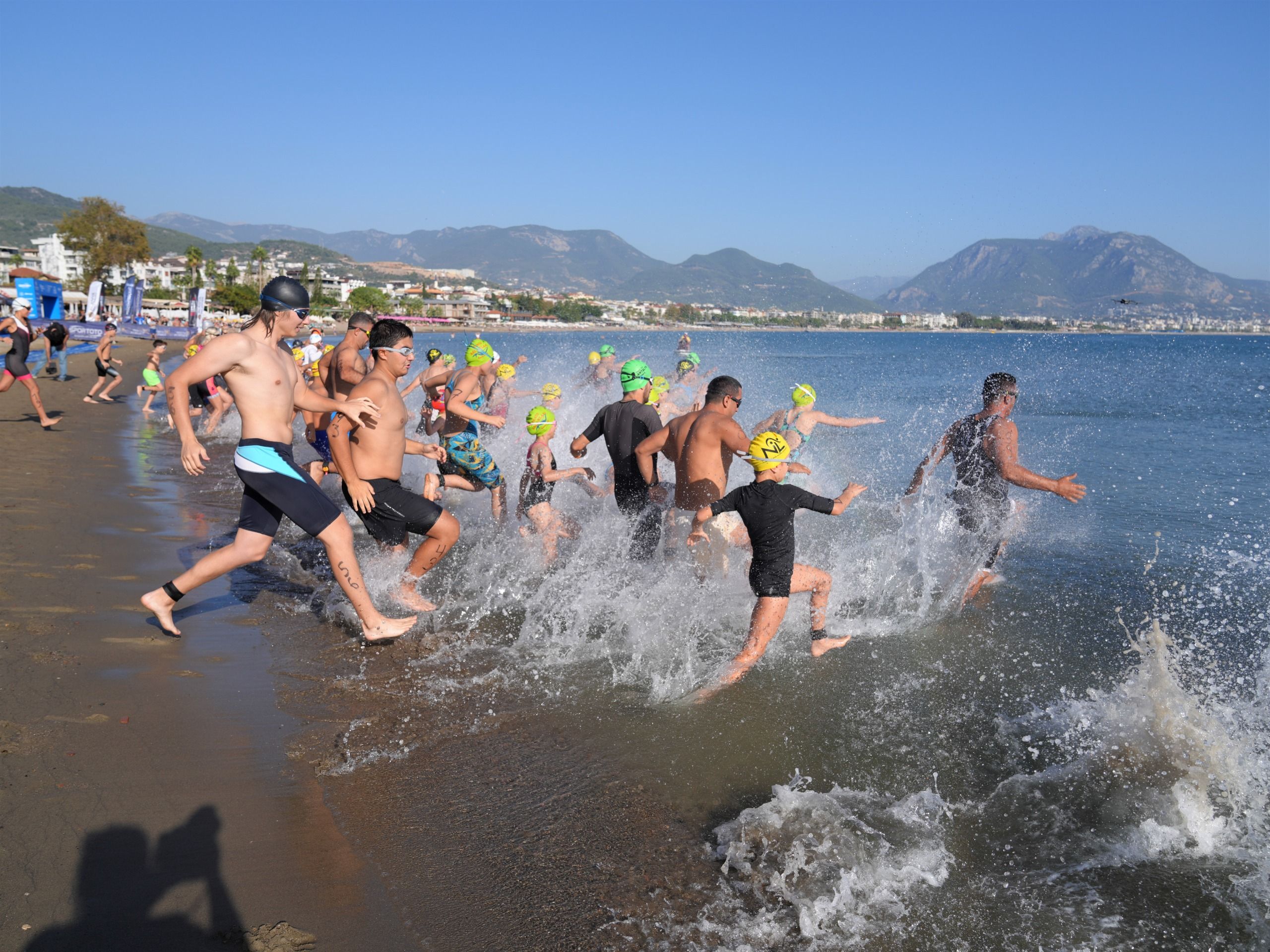 Alanya Triatlonu’nda Aileler Yarıştı (1)