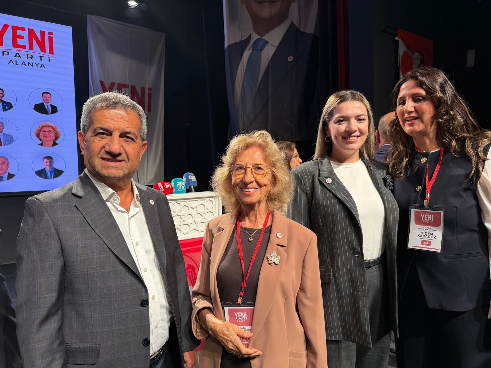 Alanya'da 22 Meclis Üyesi Birden Chp’den Istifa Ederek Yeni Parti’ye Geçti (3)