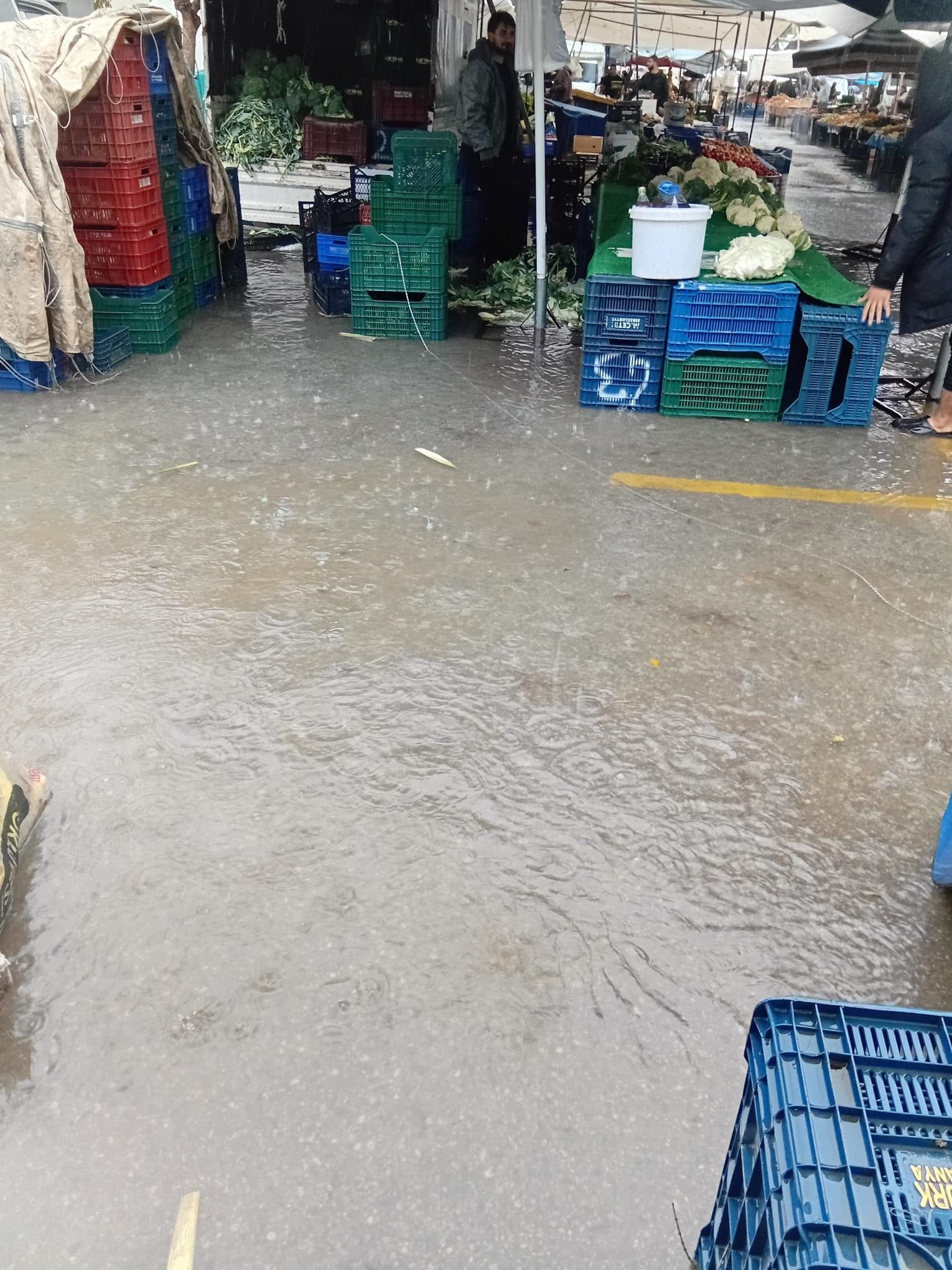 Alanya'da Pazarı Su Bastı! (4)