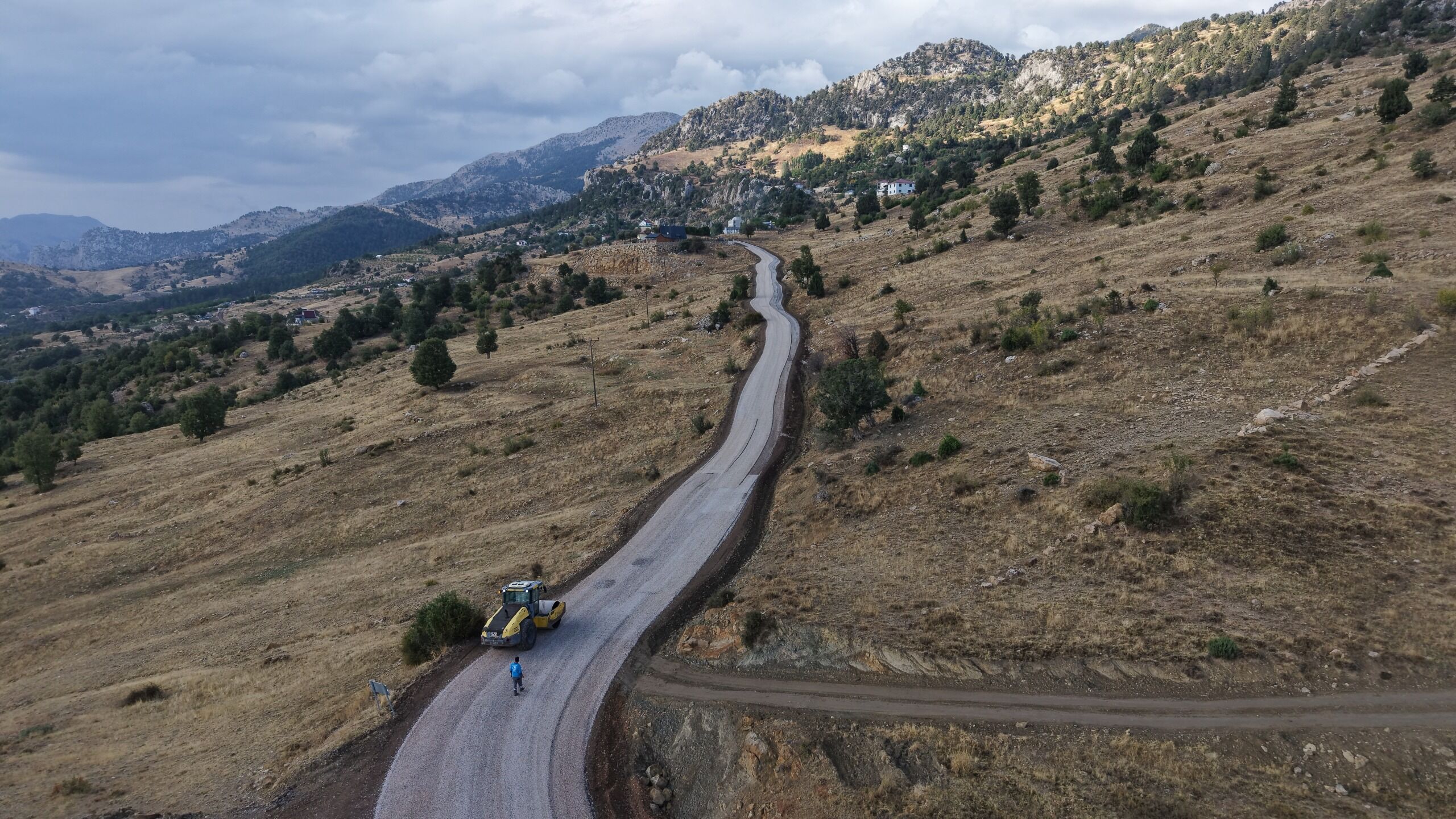 Alanya’nın Kırsalında Dev Yol Hamlesi! 5 Mahalleyi Kapsıyor (1)