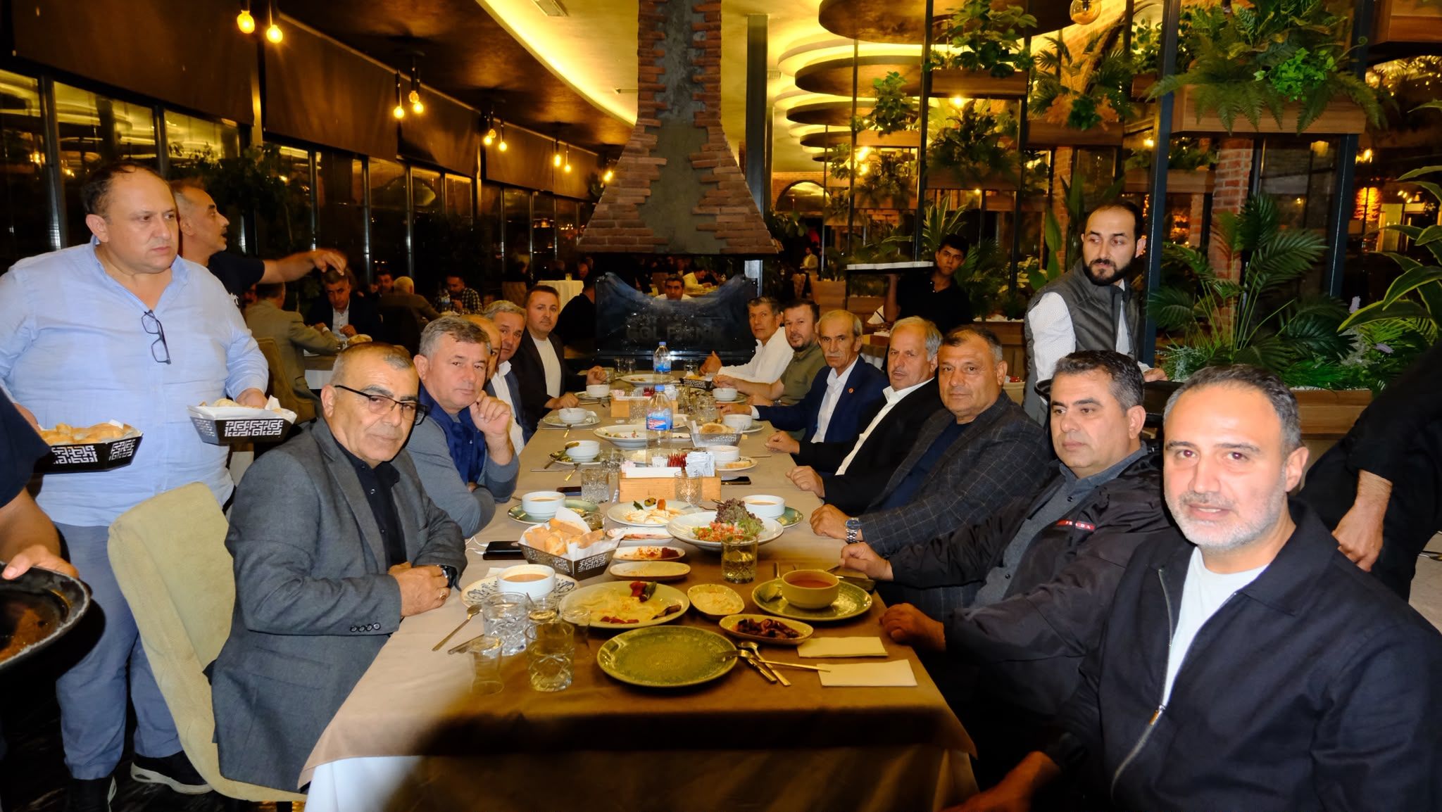 Alanya'nın Tüm Mahalleleri O Akşam Gündemleri Oldu! Sorunlar Çözülecek (1)