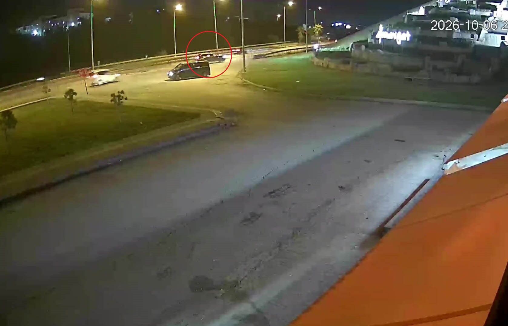 Antalya Alanya Yolunda Kontrolsüz Dönüşüyle Motosiklete Böyle Çarptı (1)