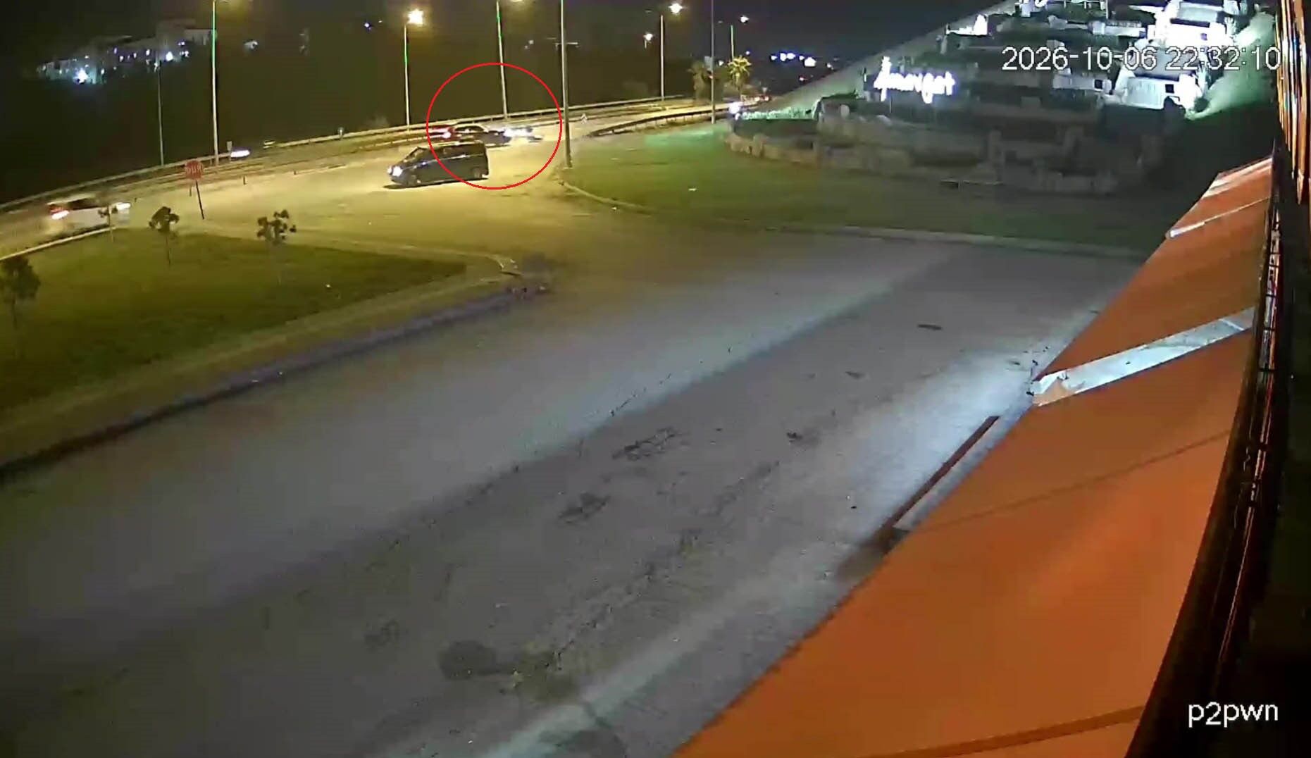 Antalya Alanya Yolunda Kontrolsüz Dönüşüyle Motosiklete Böyle Çarptı (2)