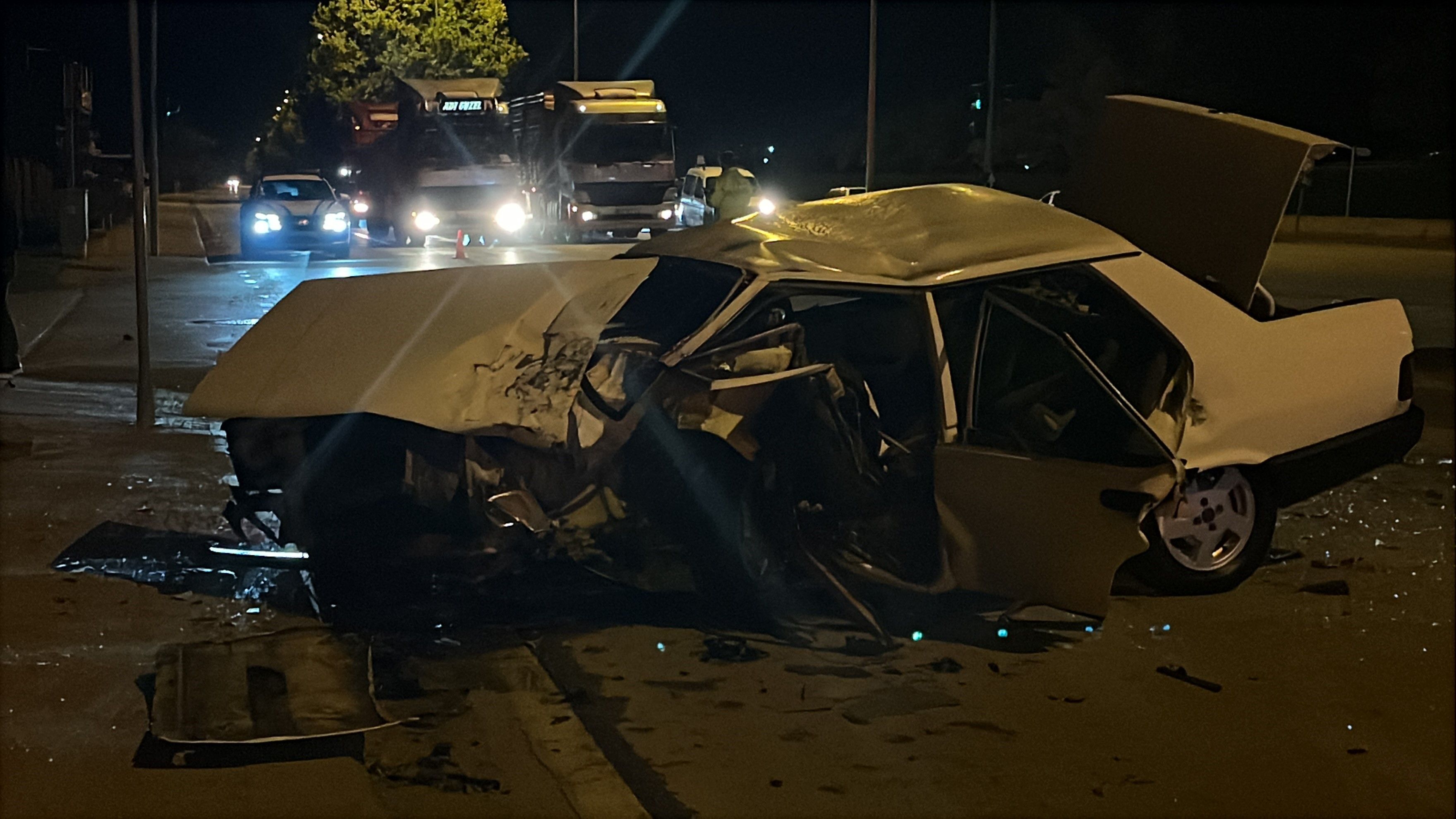 Antalya Çevre Yolu Caddesi’nde Otomobiller Çarpıştı (1)