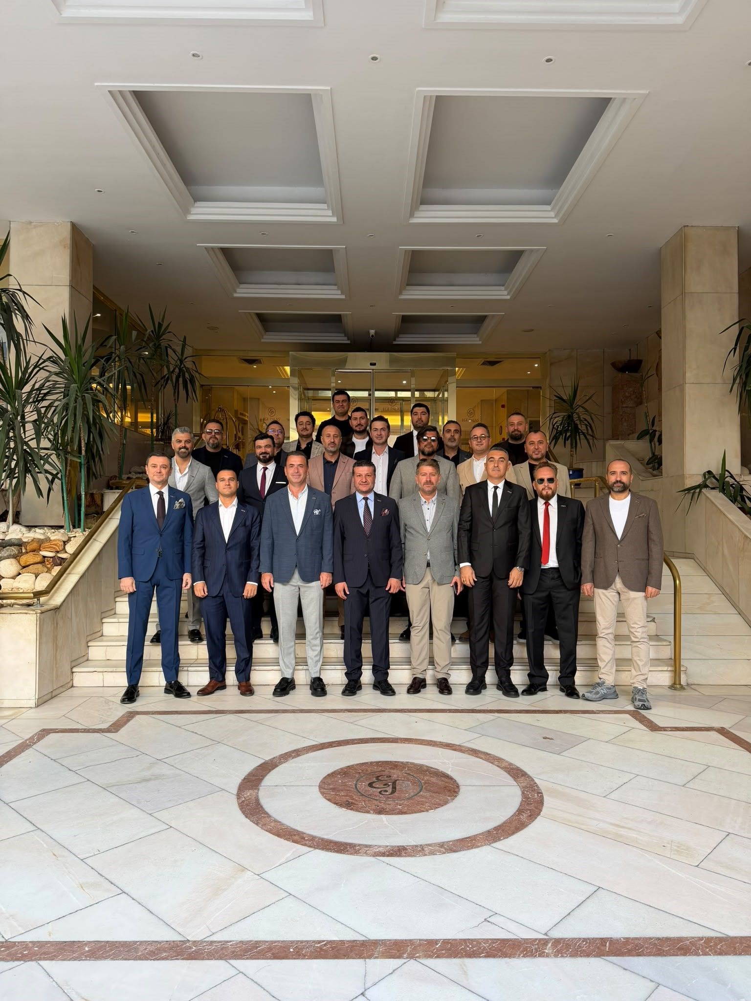 Antalya ve İzmir arasında köprü kuruldu