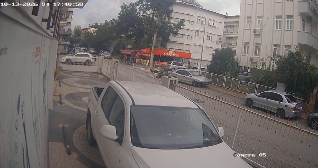 Antalya'da Kazayı 3 Saniye Ile Atlattı (3)