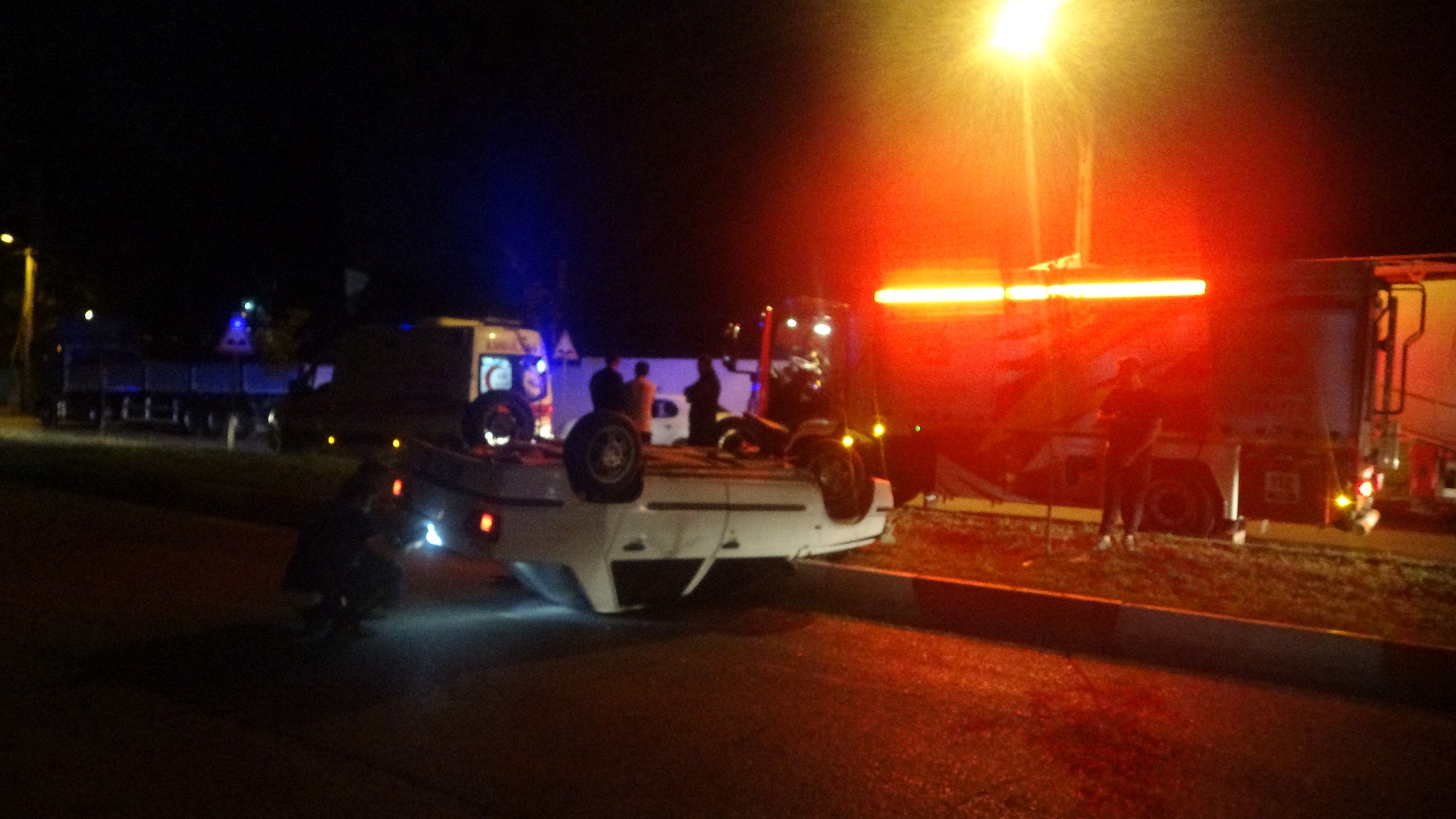 Antalya’da Otomobil Takla Attı Yaralı Var (3)
