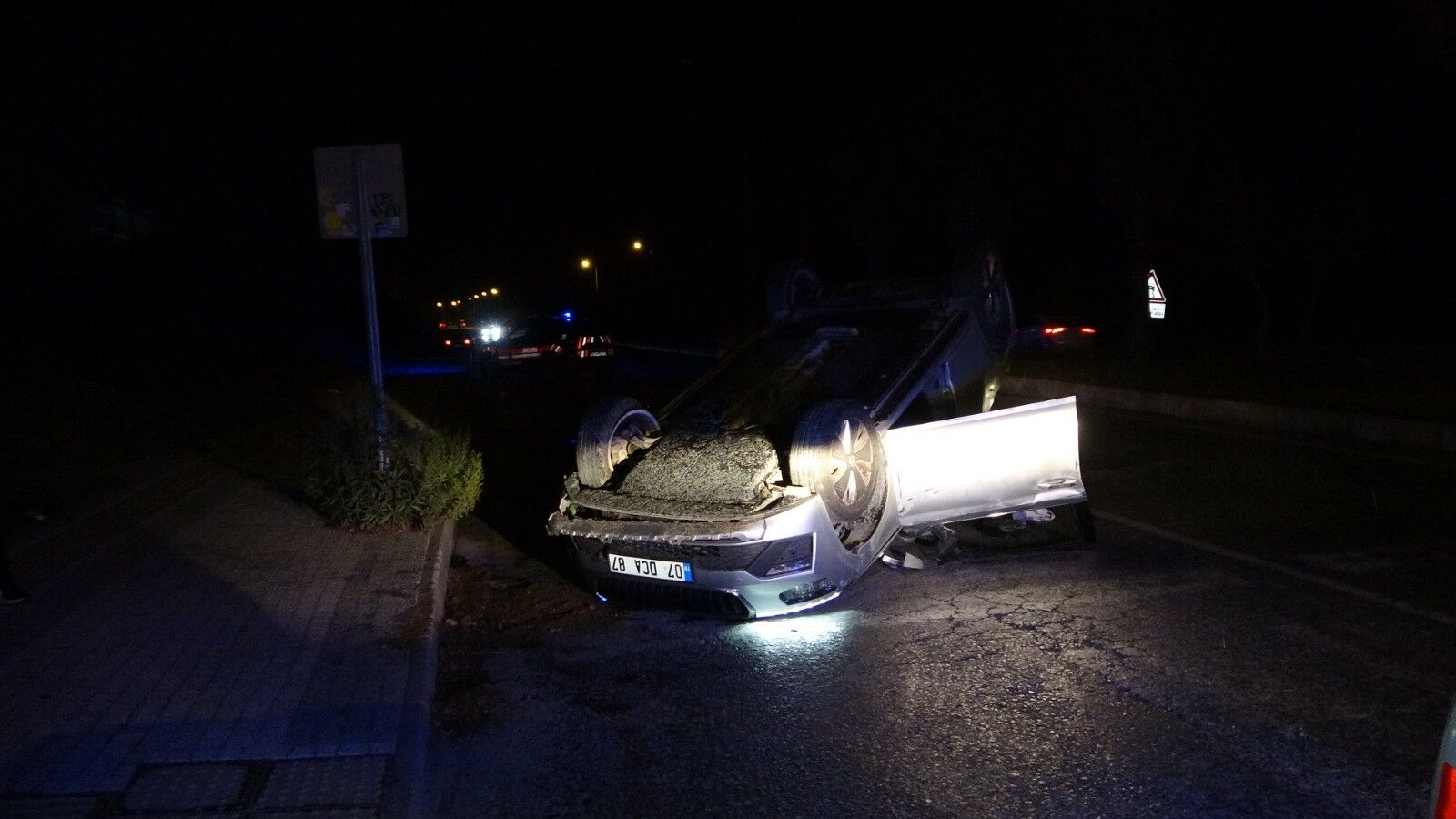Antalya'da Takla Atan Otomobilden 262 Promil Alkollü Çıktı (5)
