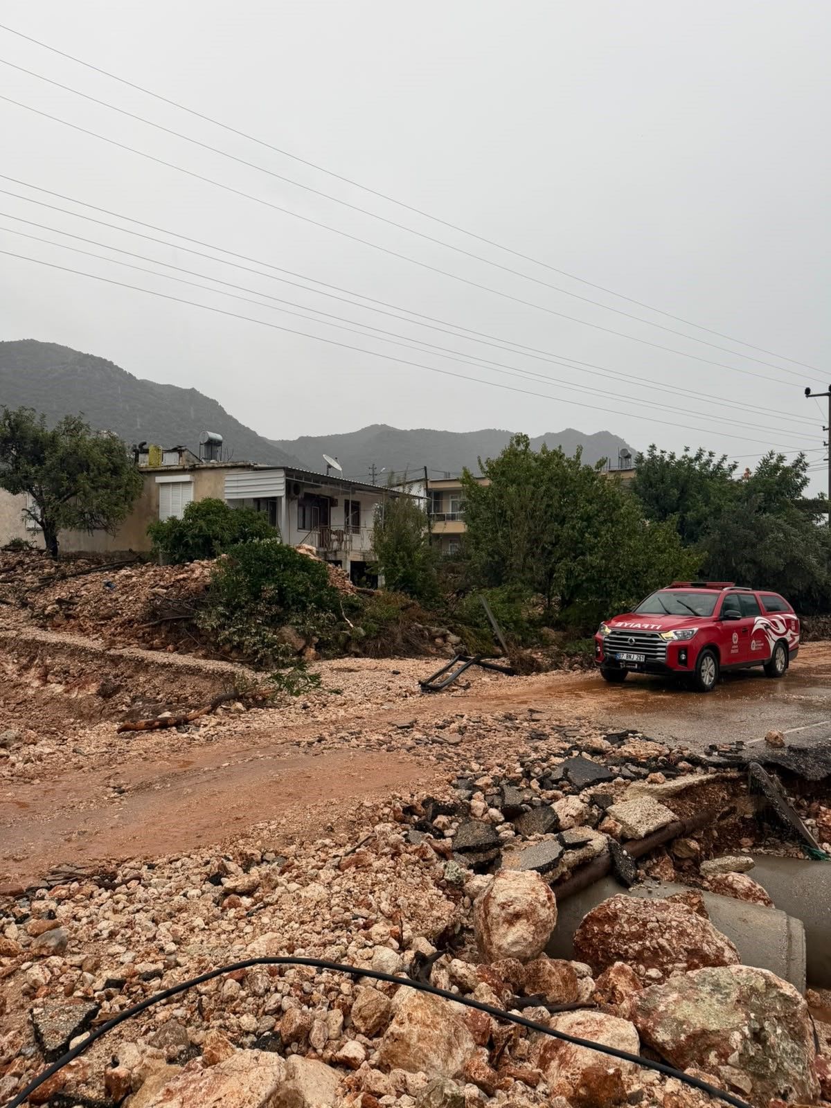 Antalya'nın 7 Ilçesinde Sular Yükseldi (2)