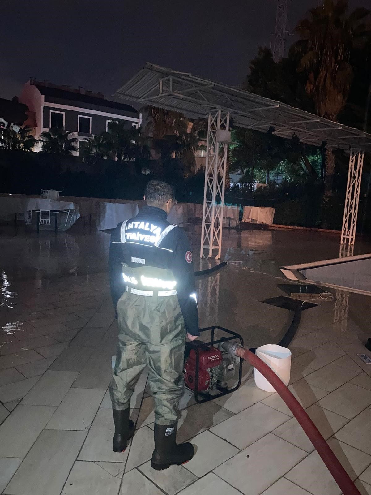 Antalya'nın 7 Ilçesinde Sular Yükseldi (4)
