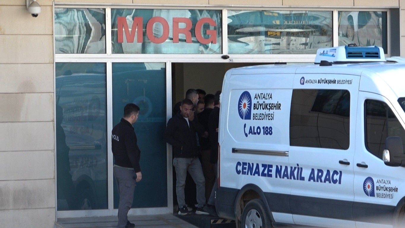 Gaziantep'ten Antalya'ya Turnuva Için Geldi! Eski Futbolcu Hayatını Kaybetti (4)