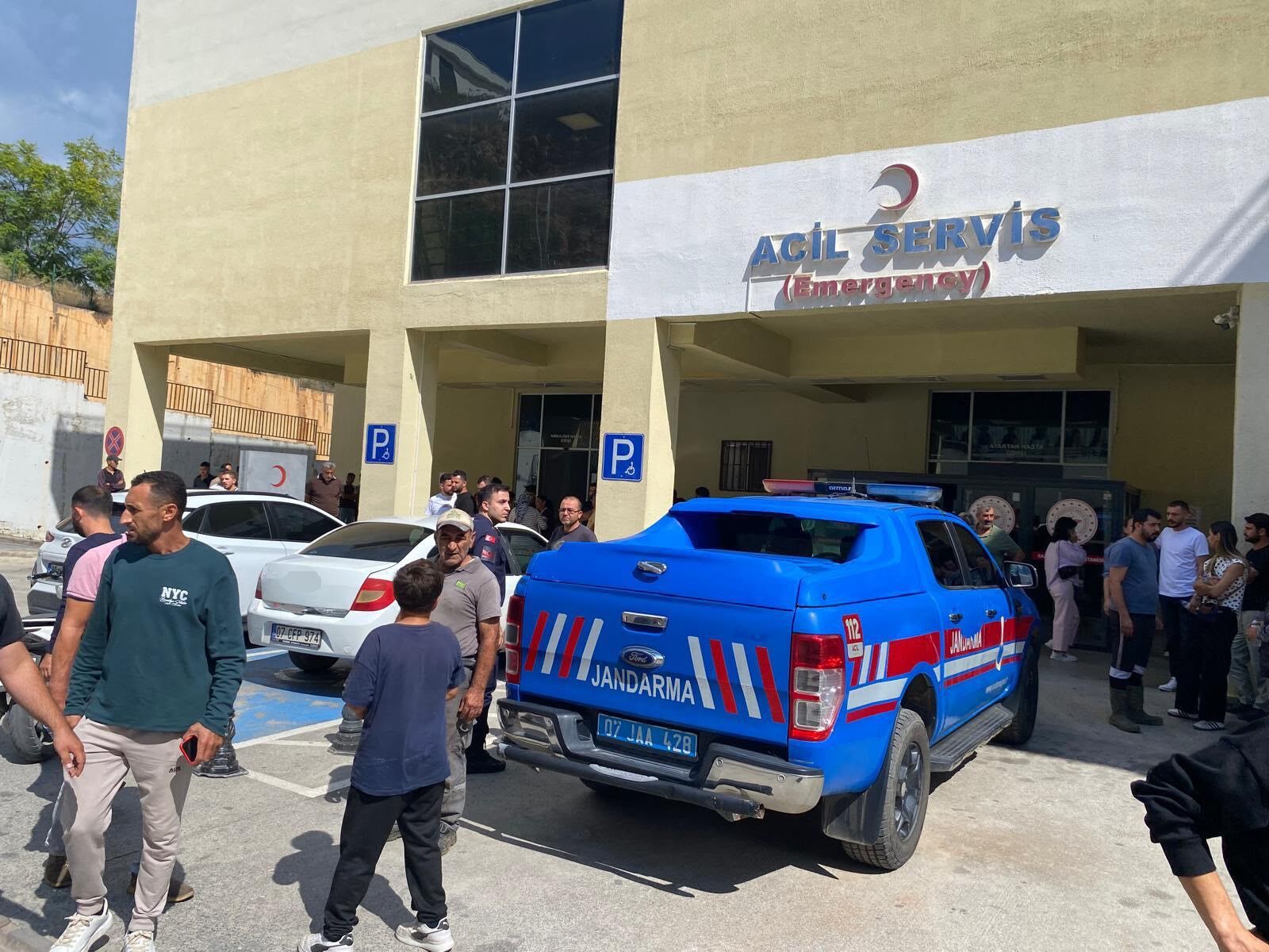 Gazipaşa’da 15 Yaşındaki Çocuk Iş Makinesine Sıkıştı (5)