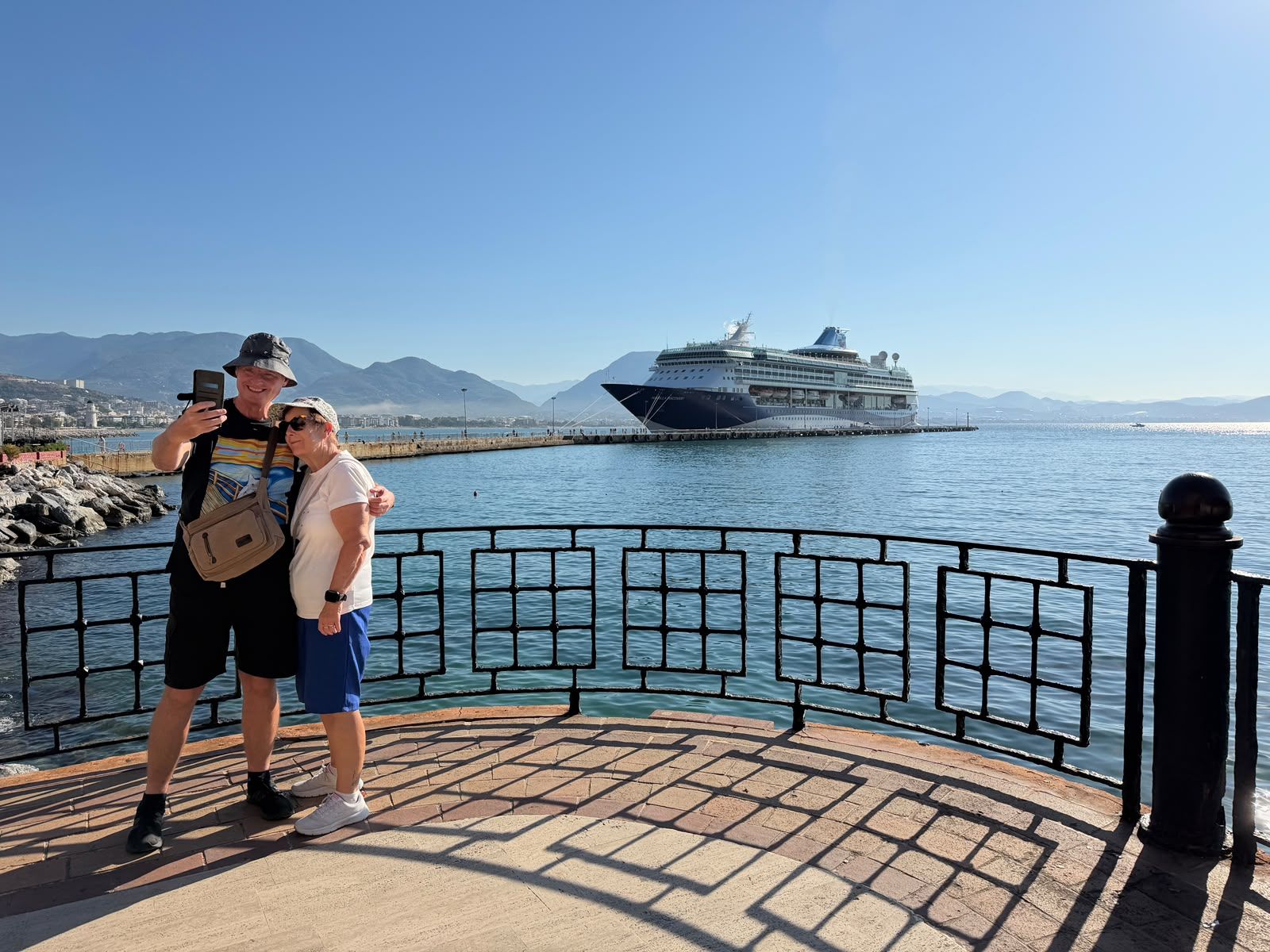 İki Dev Gemi Aynı Gün Binlerce Turisti Alanya'ya Getirdi (4)