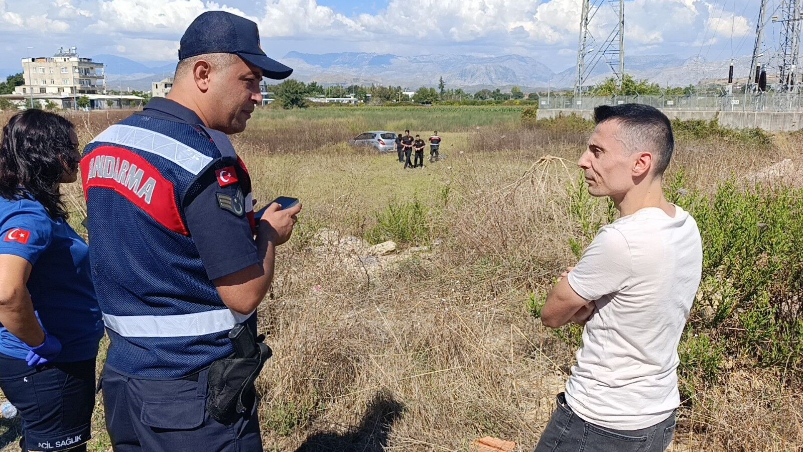 Manavgat’ta Otomobil Tarlaya Uçtu (1)