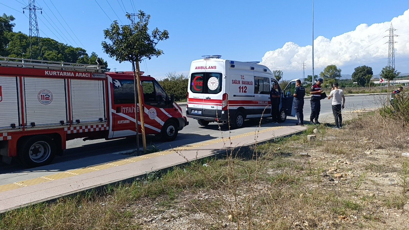 Manavgat’ta Otomobil Tarlaya Uçtu (5)
