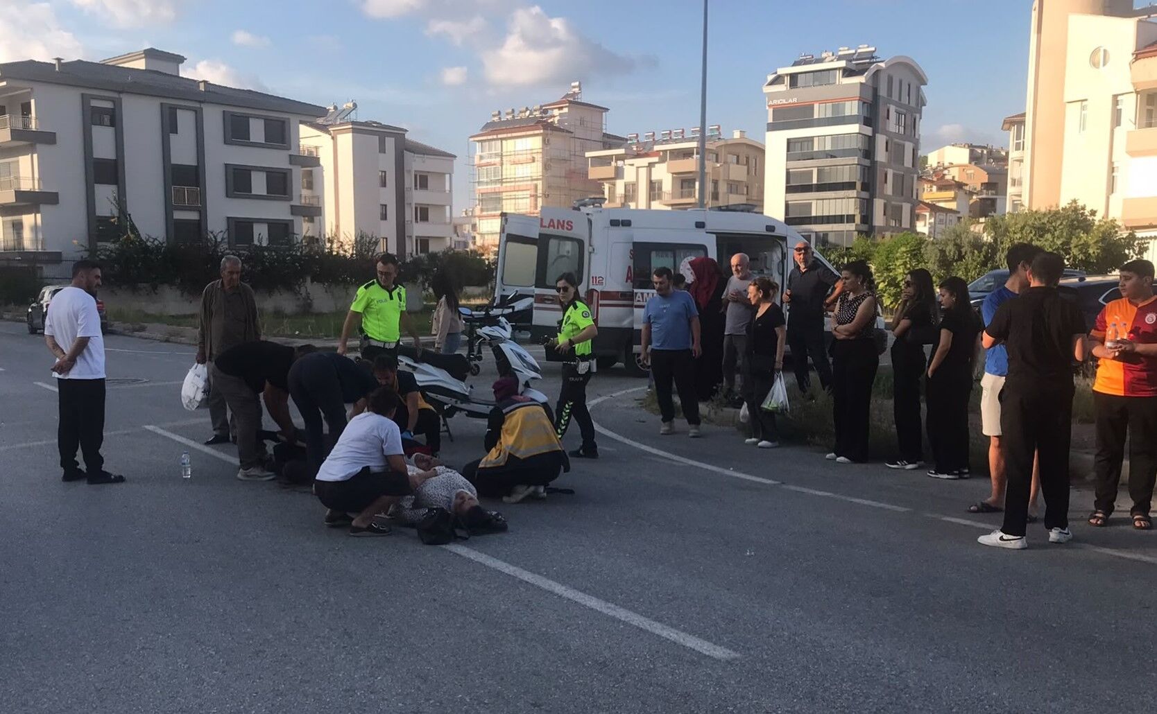 Motosikletlilerin Çarpıştığı Kazada 3 Yaralı (3)