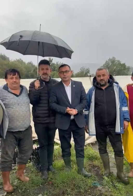 SON DAKİKA: Alanya'da sağanak seraları yıktı