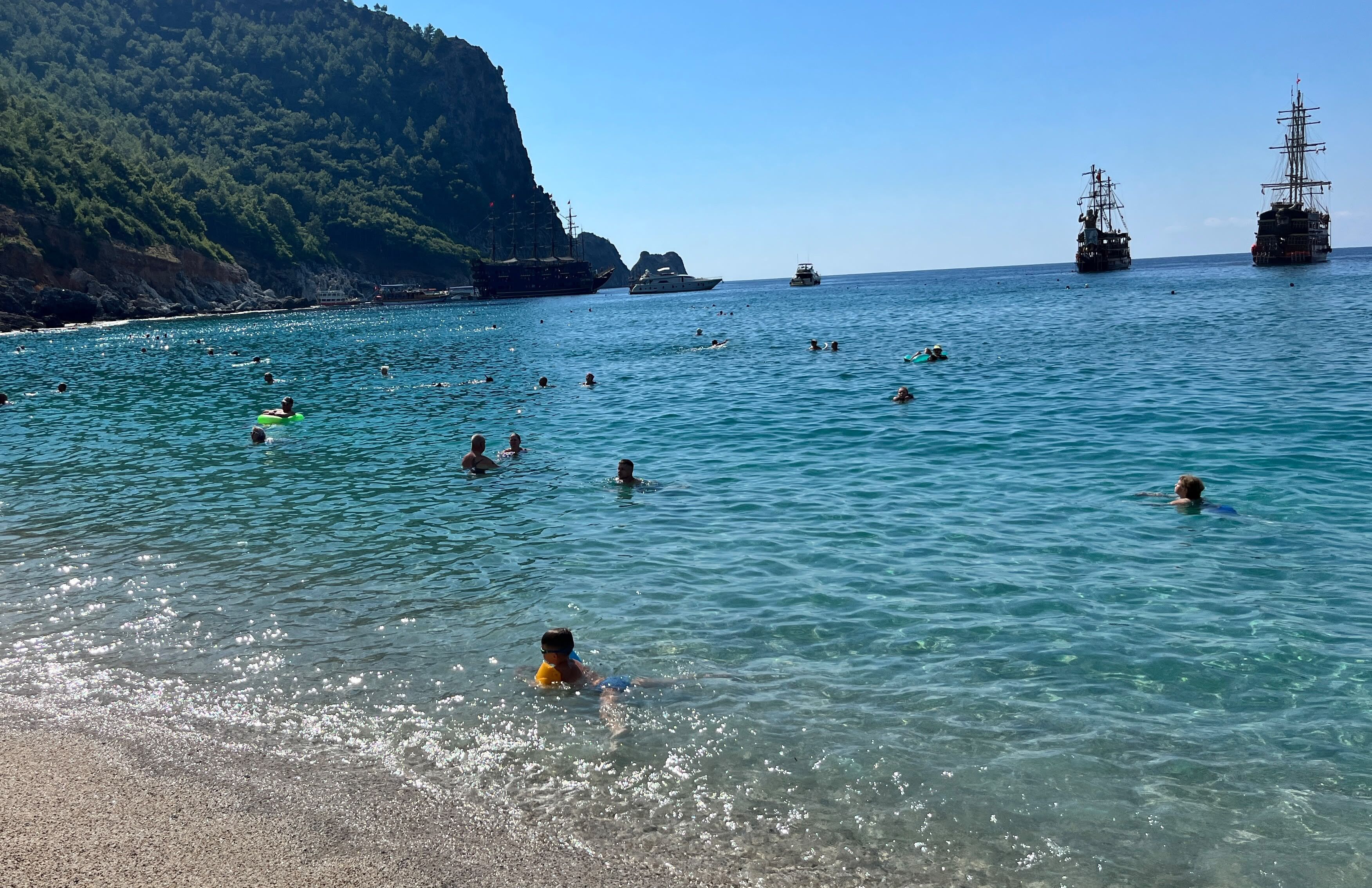 Türkiye Kışa Girerken Alanya’da Yaz Bitmiyor (2)