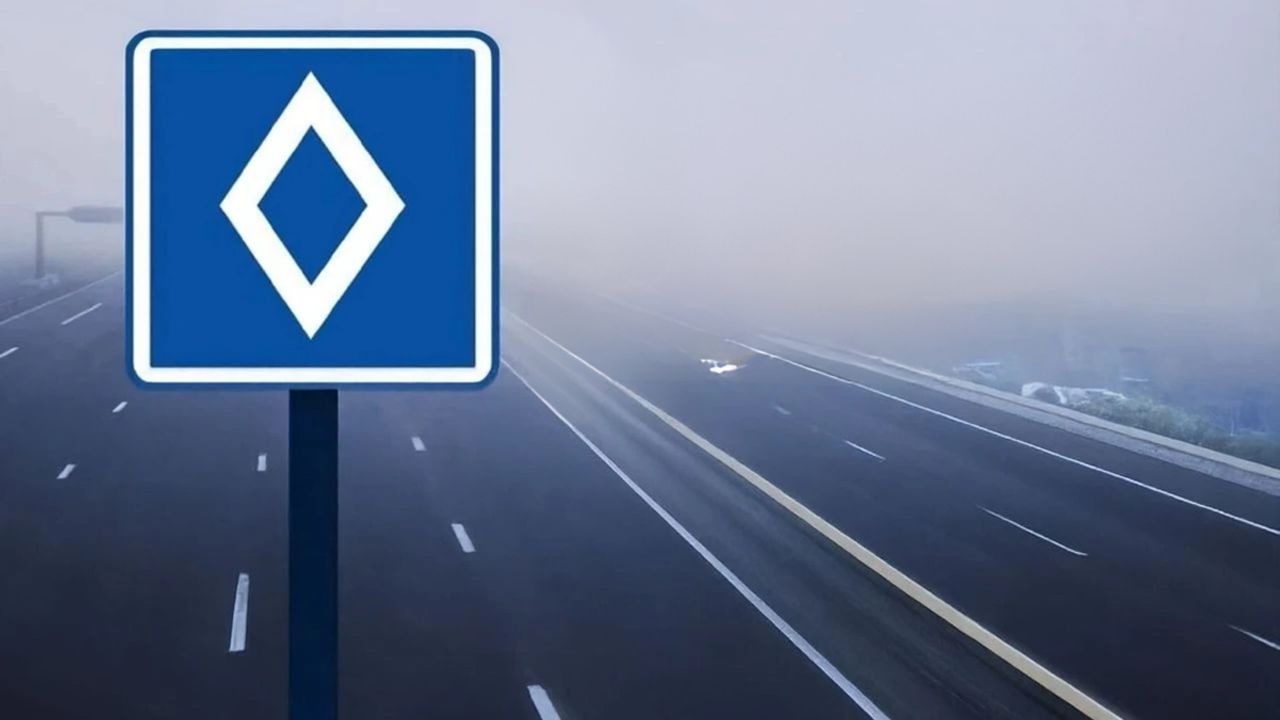 Yeni trafik levhası tanıtıldı: Peki ne anlama geliyor?