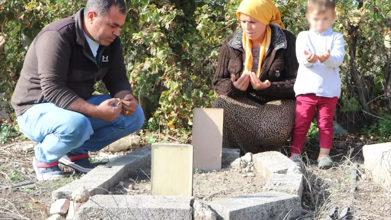 “Öldü” denilen bebek defnedilirken ağlamaya başladı