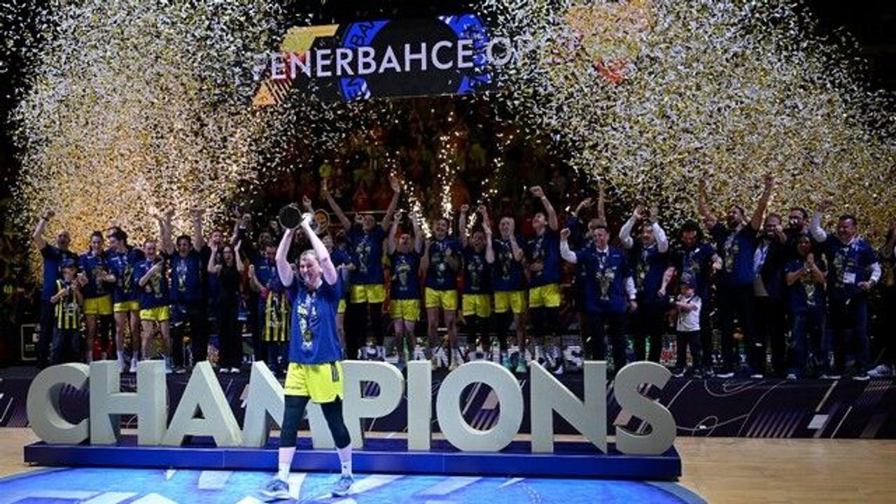 Üçleme tamam: Fenerbahçe Opet şampiyon!