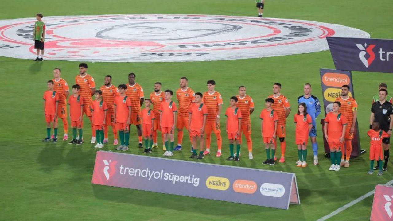 Alanyaspor resmi kadrosunu bildirdi! İşte liste
