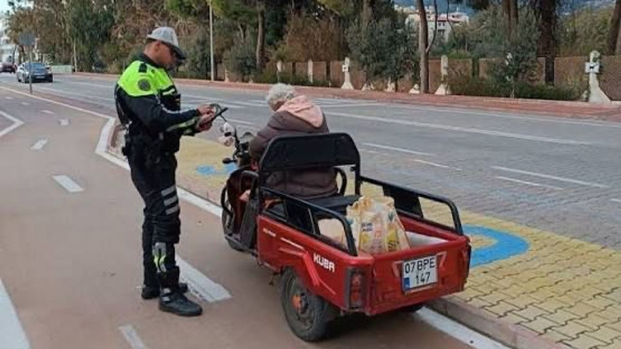 Polisten kaldırım denetimi